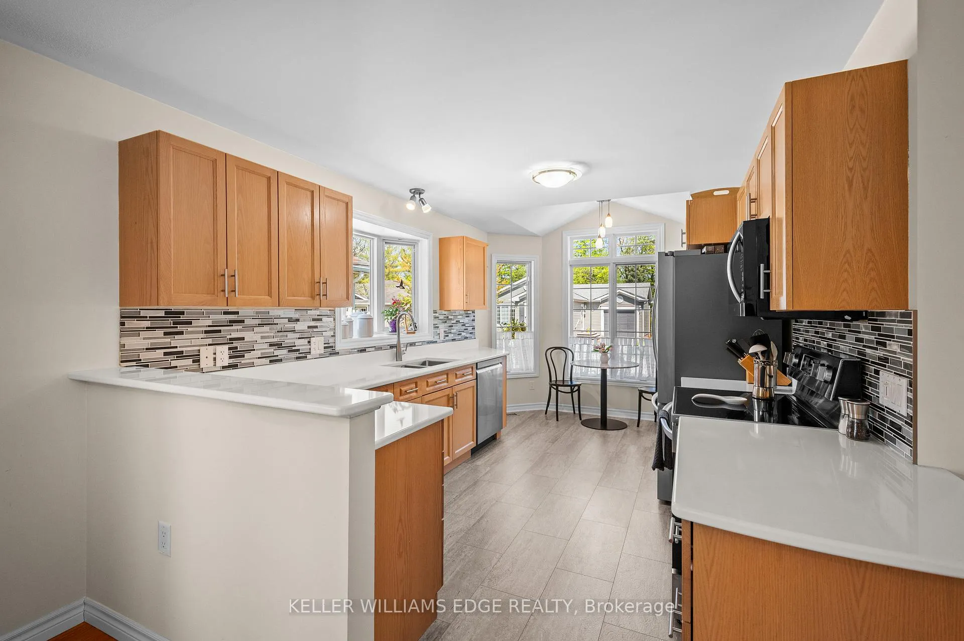 Photo 14 of 193 Glenariff Crescent, Hamilton, Freelton — HOMEH