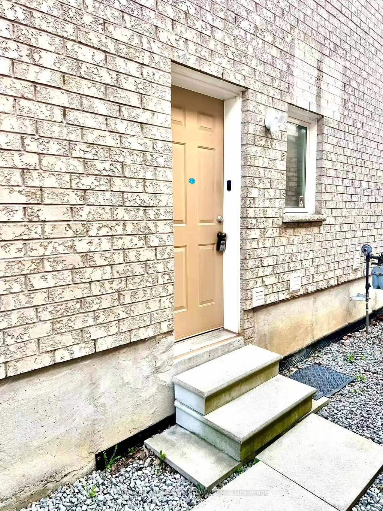 Photo 4 of Unit Bsmt, 17 Ferncliffe Crescent, Markham, Cedarwood — HOMEH