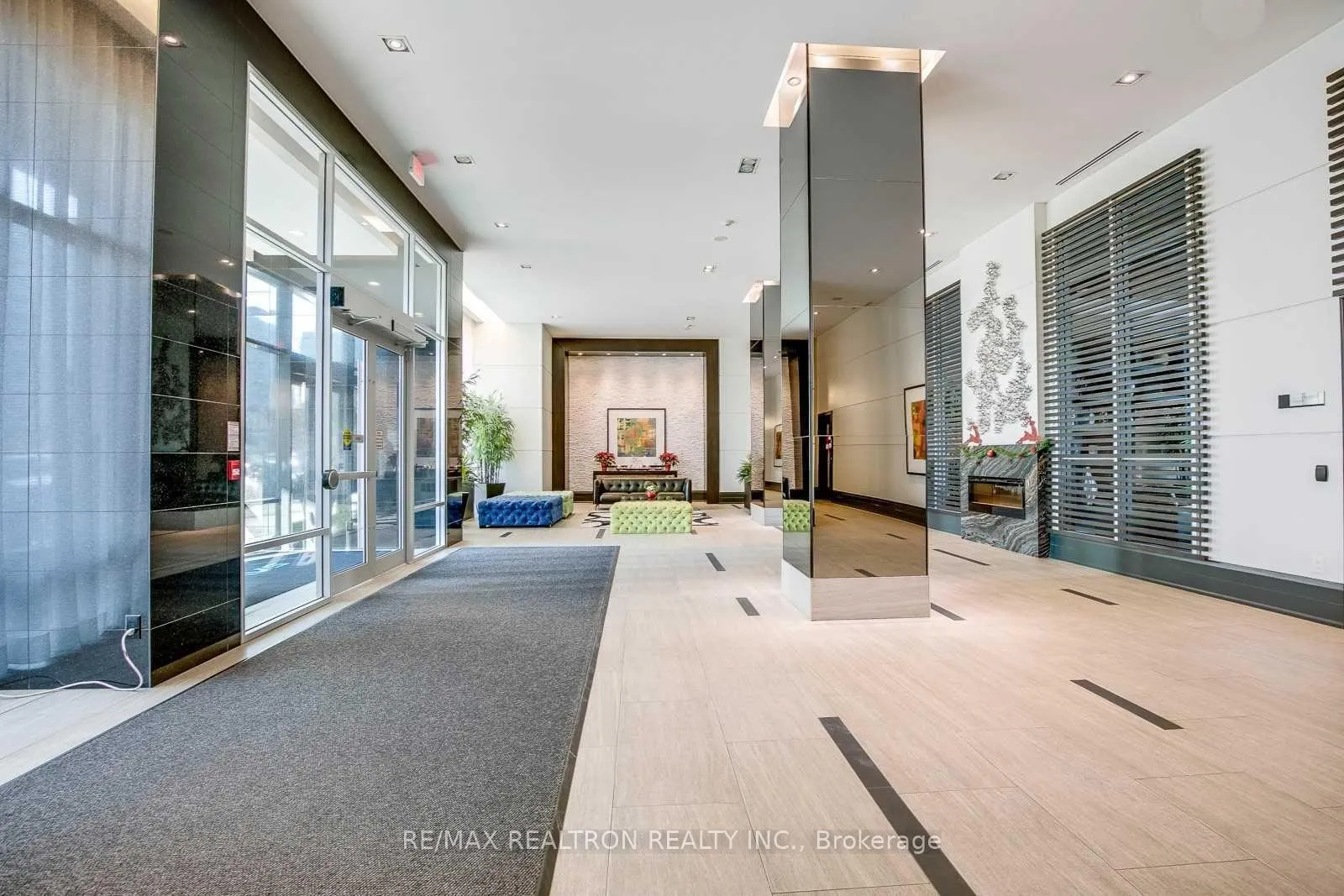 Photo 3 of Unit 609, 17 Anndale Drive, North York, Willowdale East — HOMEH