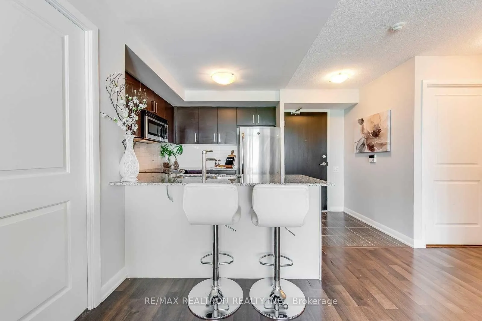 Photo 6 of Unit 609, 17 Anndale Drive, North York, Willowdale East — HOMEH