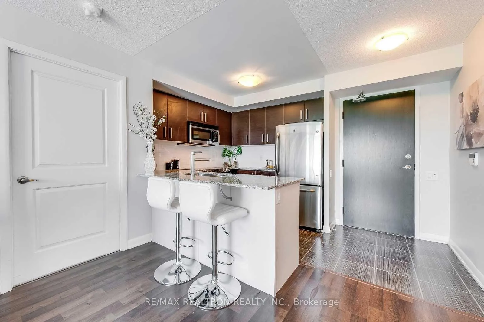 Photo 7 of Unit 609, 17 Anndale Drive, North York, Willowdale East — HOMEH