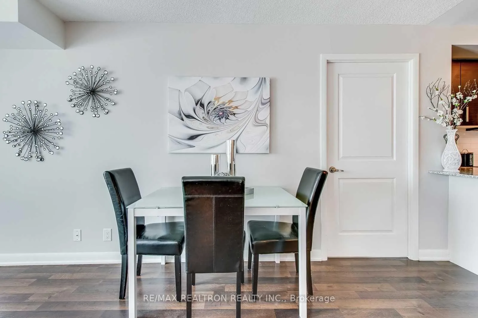 Photo 14 of Unit 609, 17 Anndale Drive, North York, Willowdale East — HOMEH