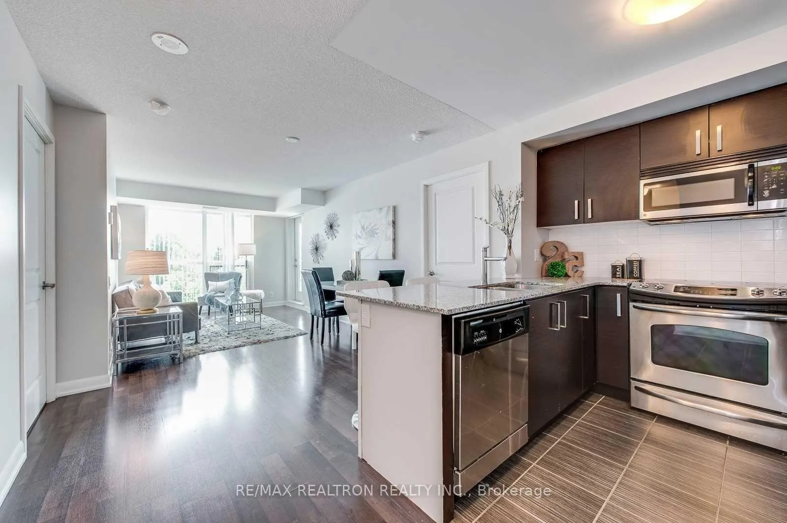 Photo 15 of Unit 609, 17 Anndale Drive, North York, Willowdale East — HOMEH