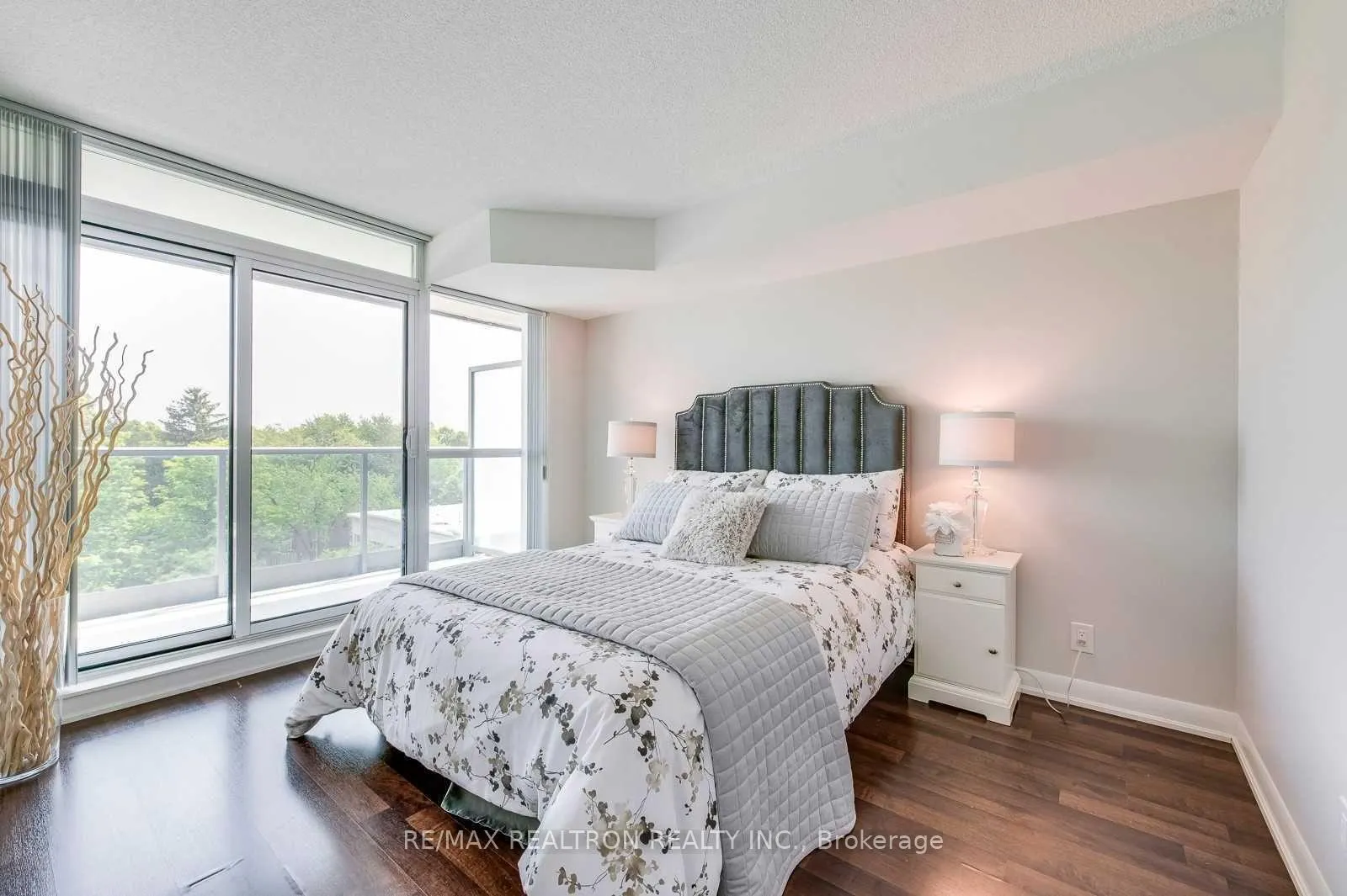Photo 19 of Unit 609, 17 Anndale Drive, North York, Willowdale East — HOMEH