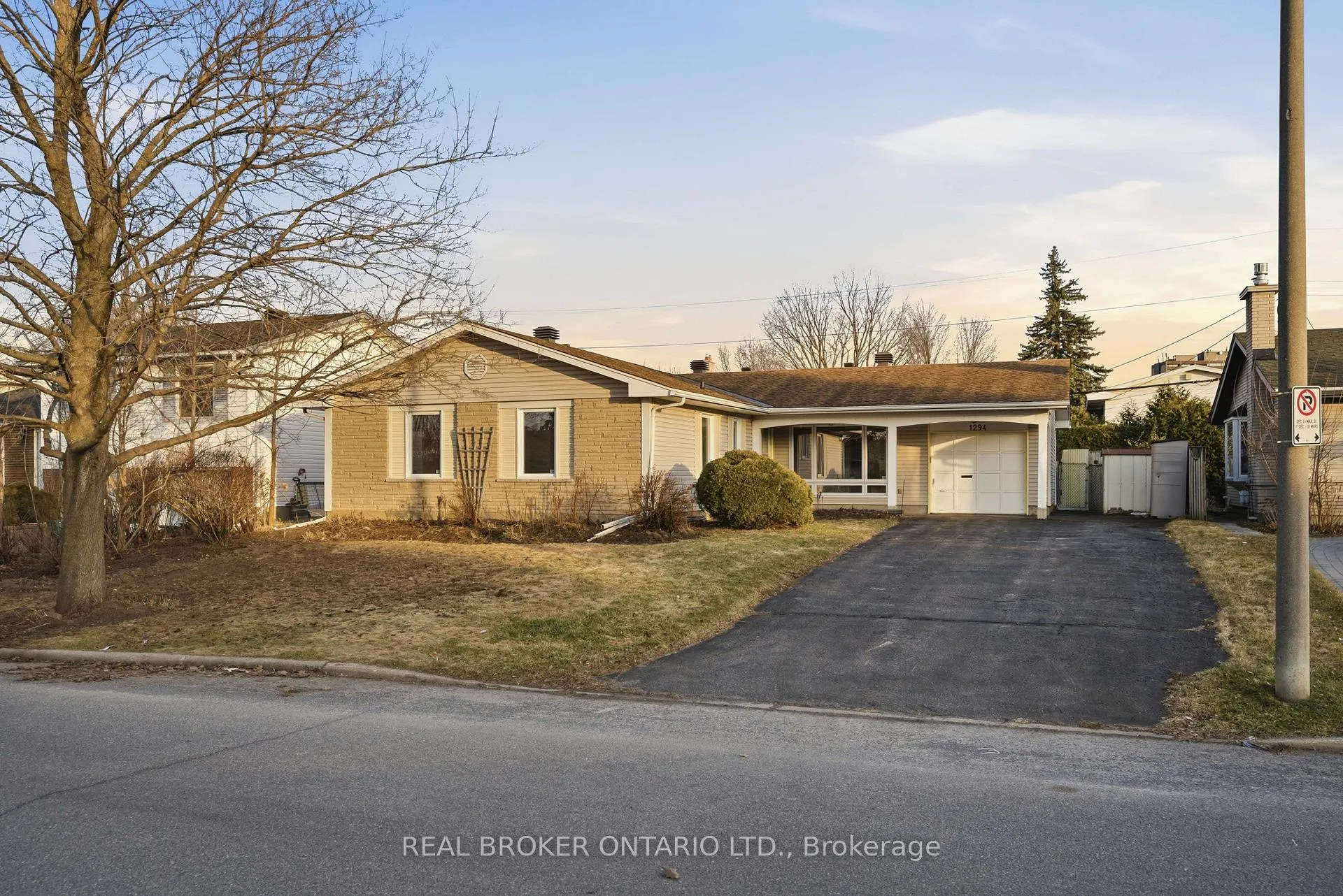 Front of 1294 Fernwood Drive
