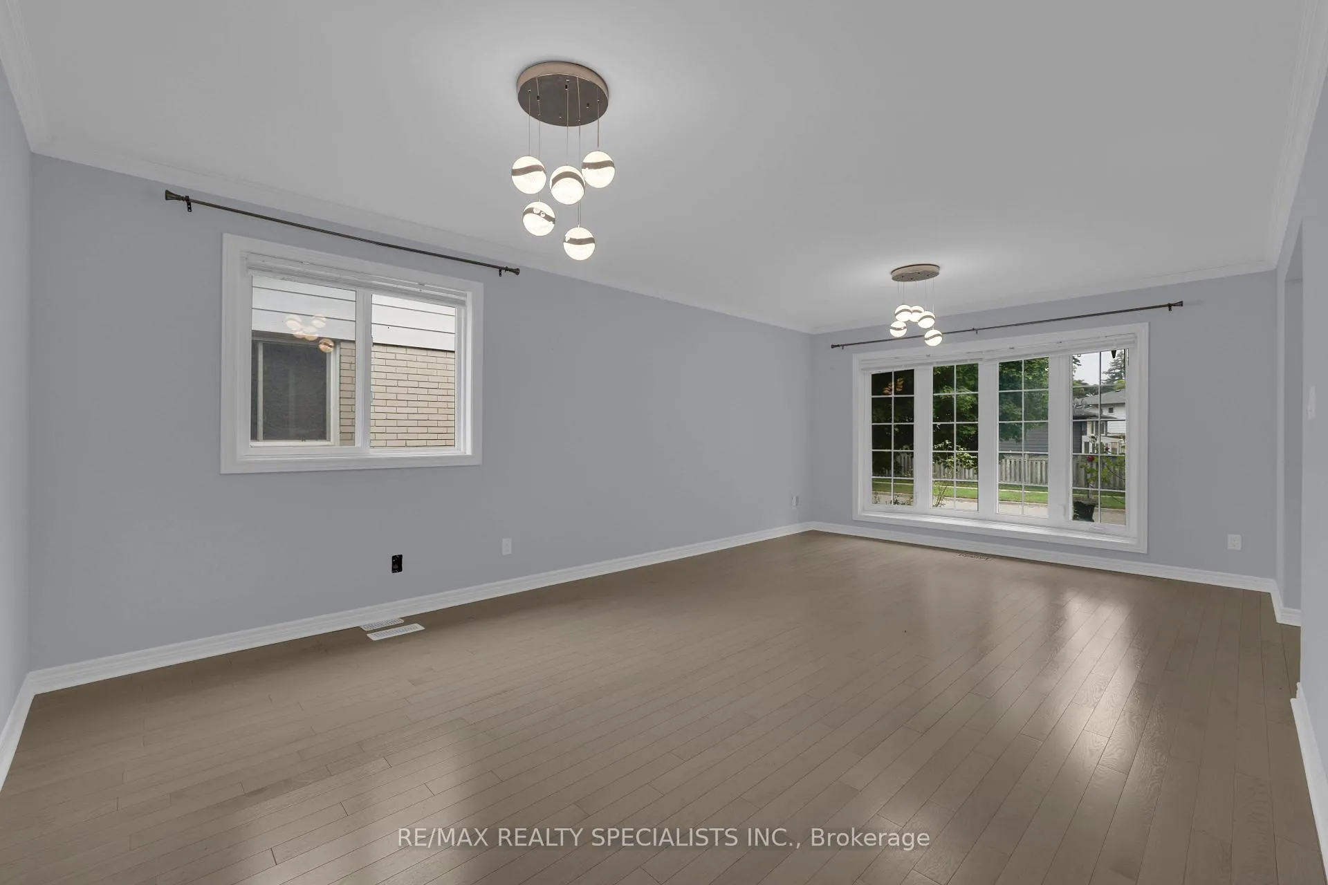 Photo 6 of 61 Ambleside Drive, Brampton, Brampton South — HOMEH