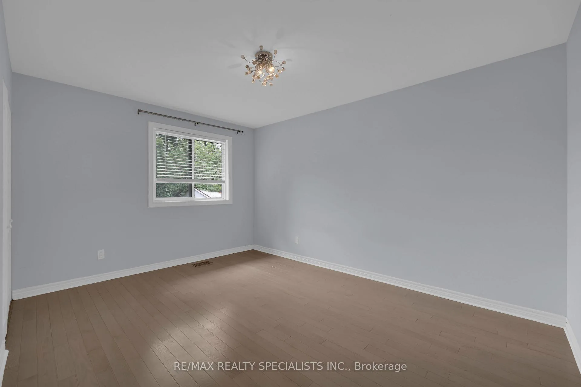 Photo 12 of 61 Ambleside Drive, Brampton, Brampton South — HOMEH