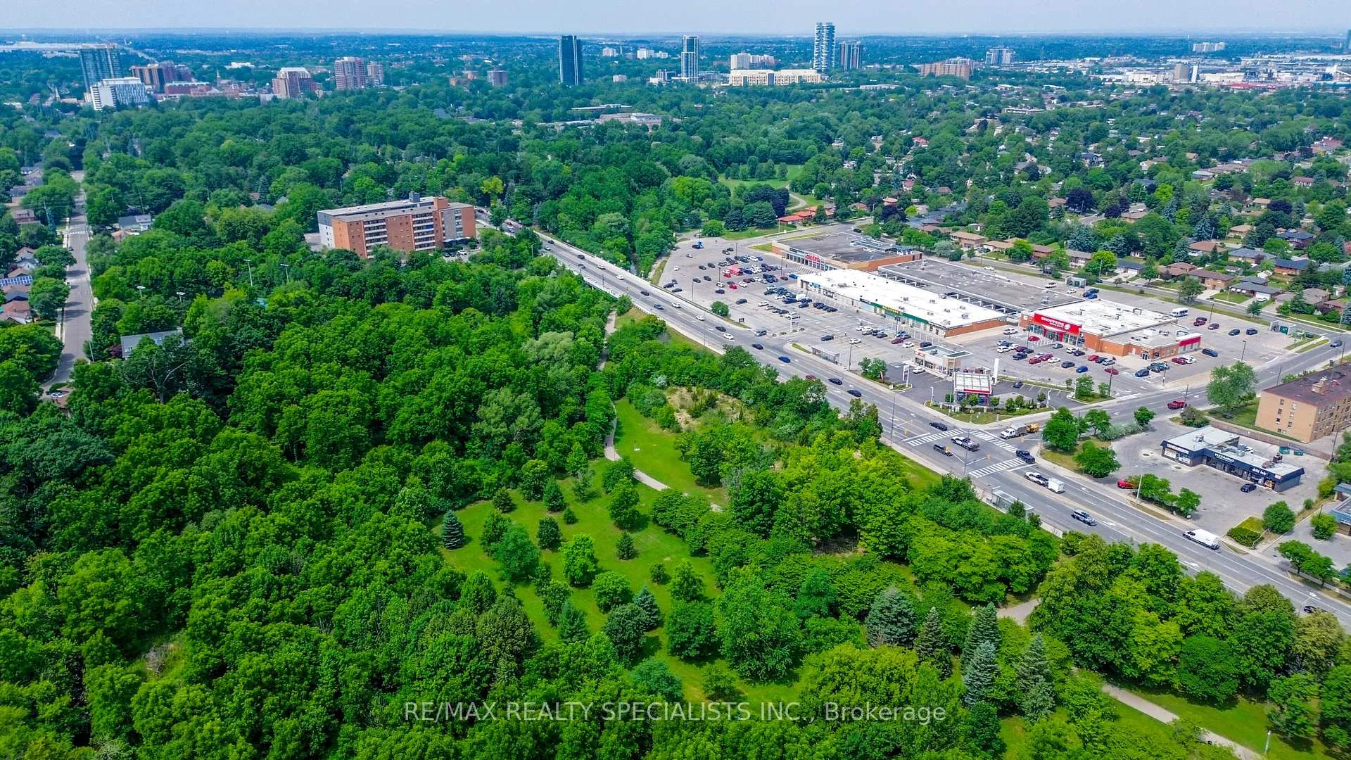 Photo 26 of 61 Ambleside Drive, Brampton, Brampton South — HOMEH