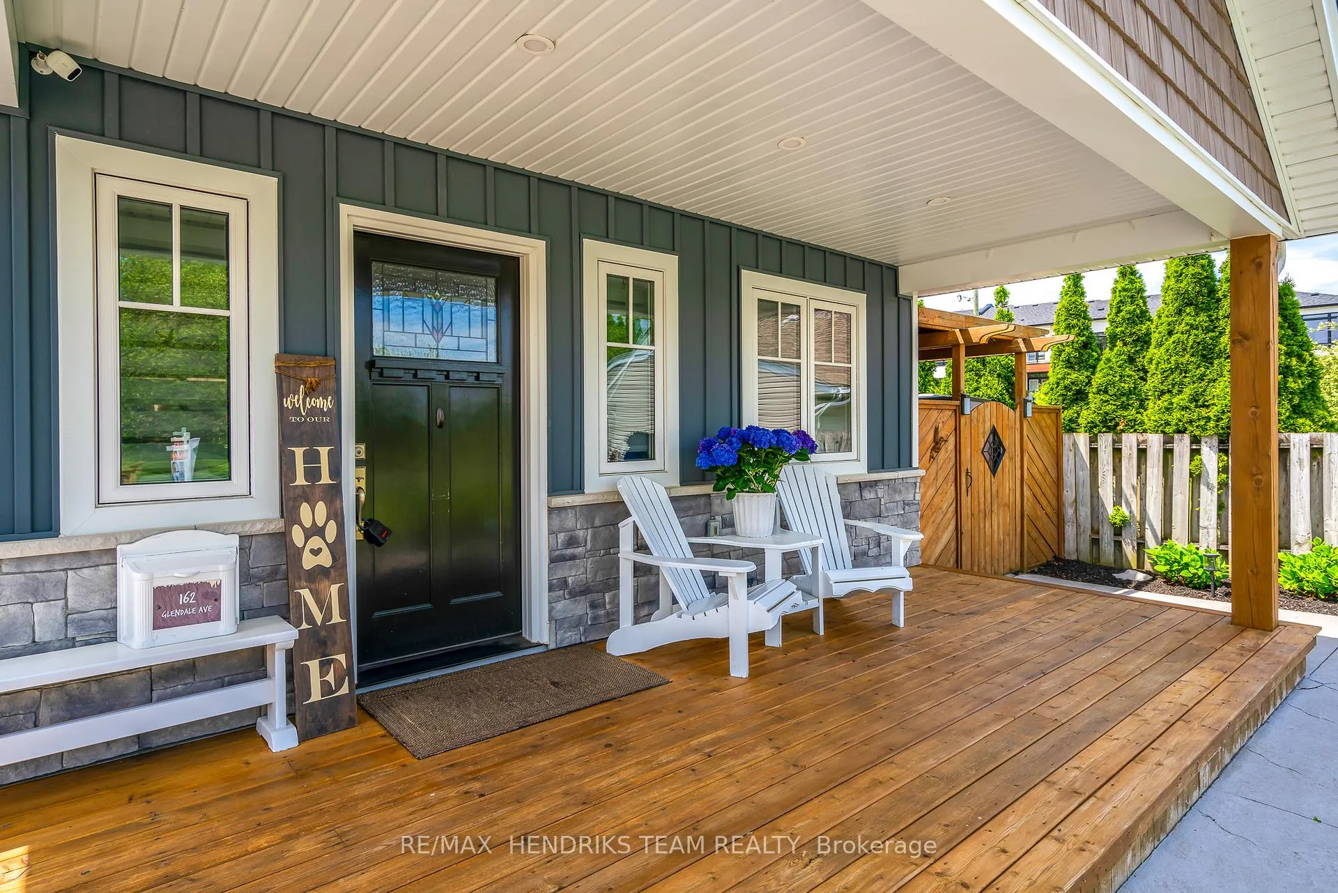 Photo 4 of 162 Glendale Avenue, St. Catharines, Glendale/Glenridge — HOMEH