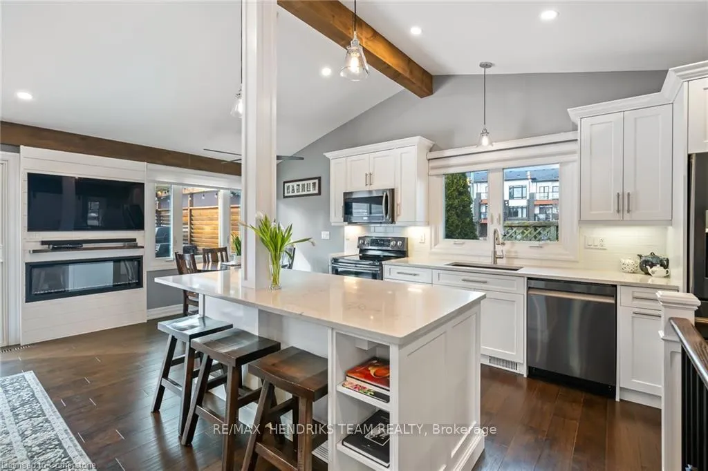 Photo 8 of 162 Glendale Avenue, St. Catharines, Glendale/Glenridge — HOMEH