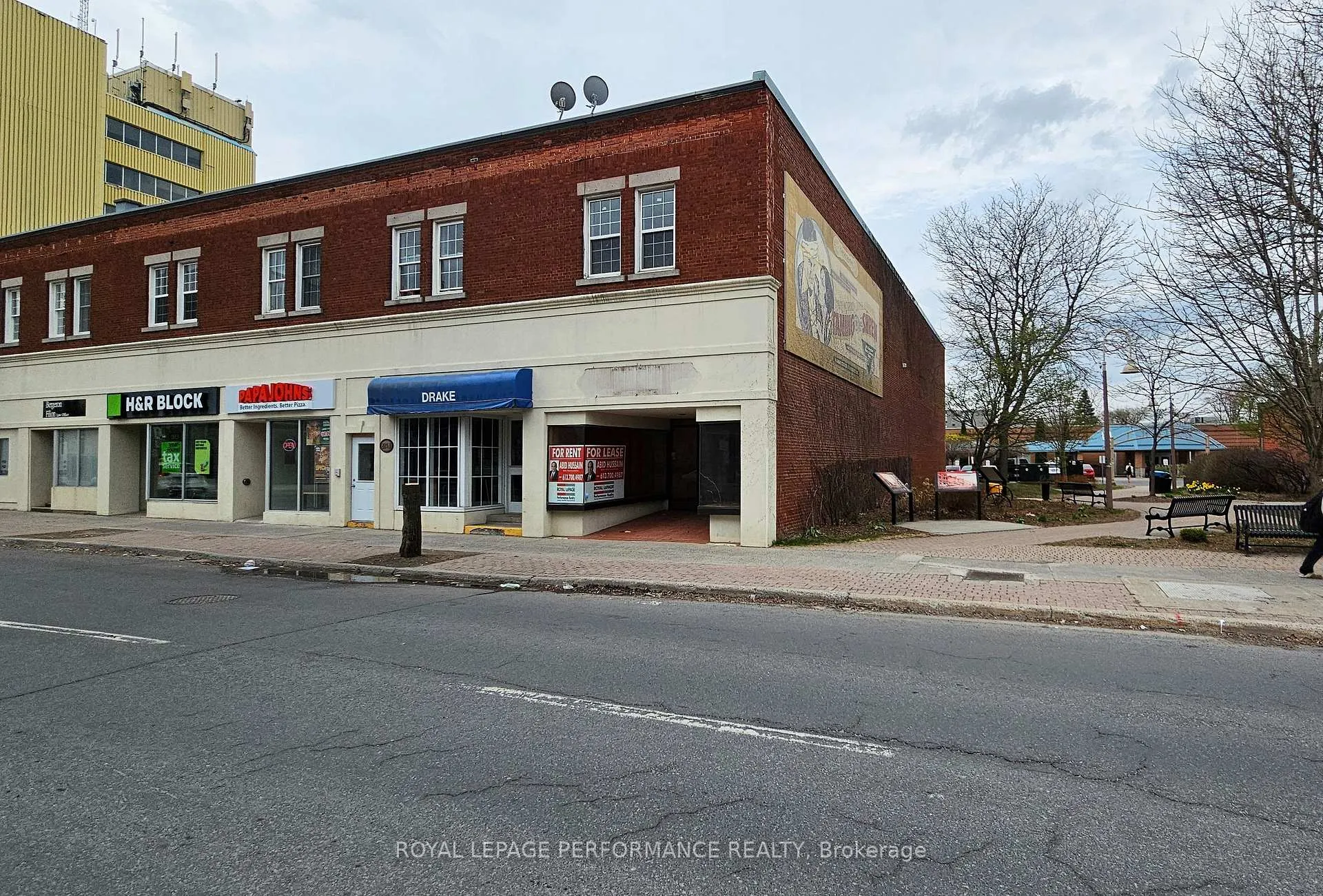 Photo 1 of Unit 4, 214 Pitt Street W, Cornwall — HOMEH