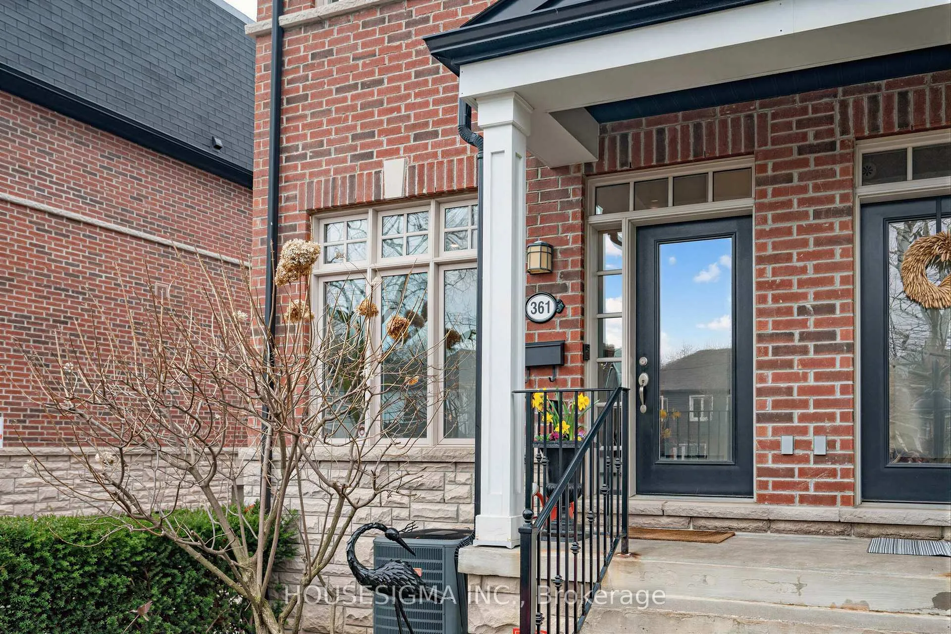 Photo 2 of 361 Roehampton Avenue, Toronto, Mount Pleasant East — HOMEH