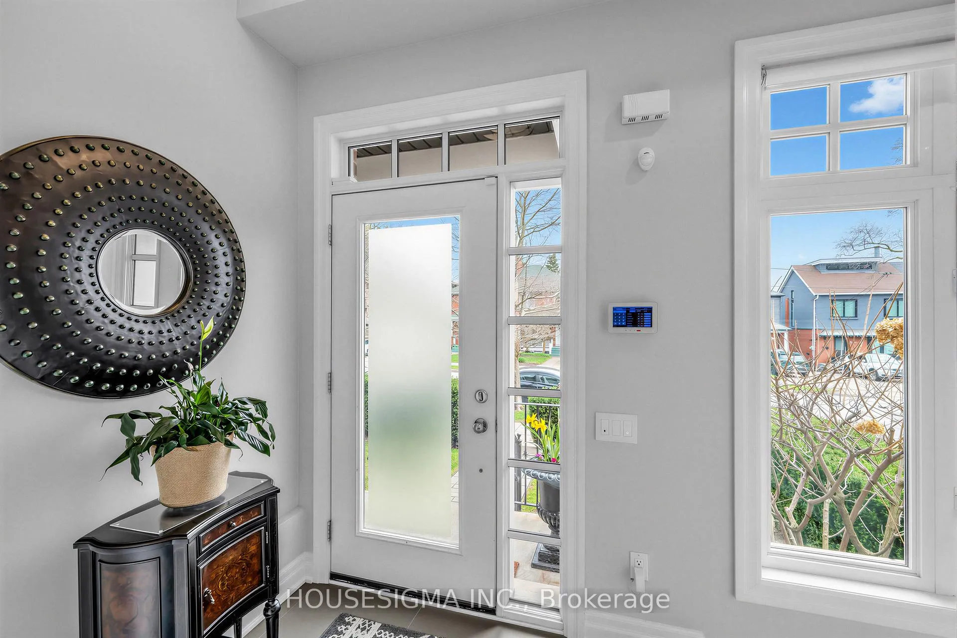 Photo 3 of 361 Roehampton Avenue, Toronto, Mount Pleasant East — HOMEH