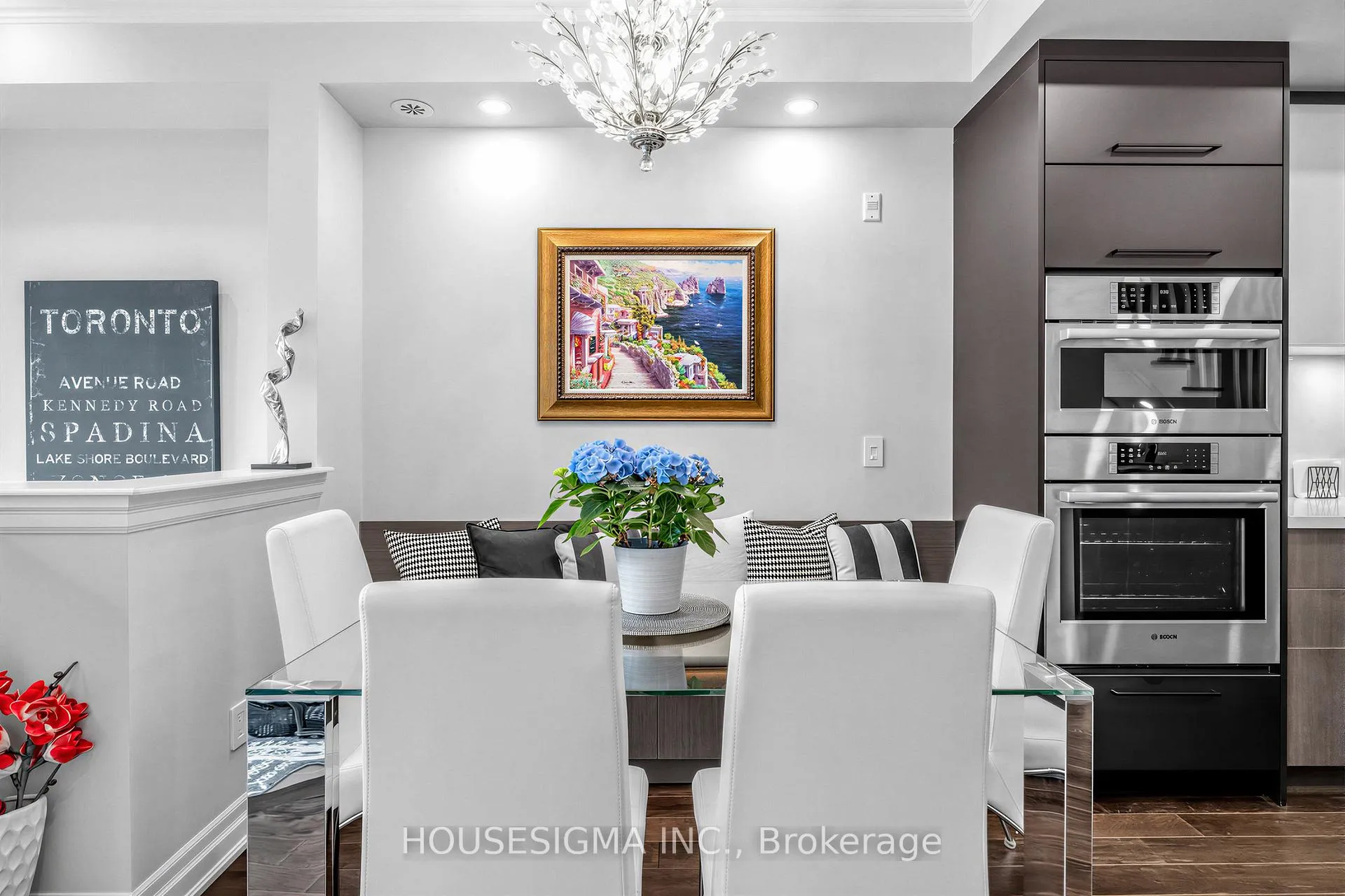 Photo 5 of 361 Roehampton Avenue, Toronto, Mount Pleasant East — HOMEH