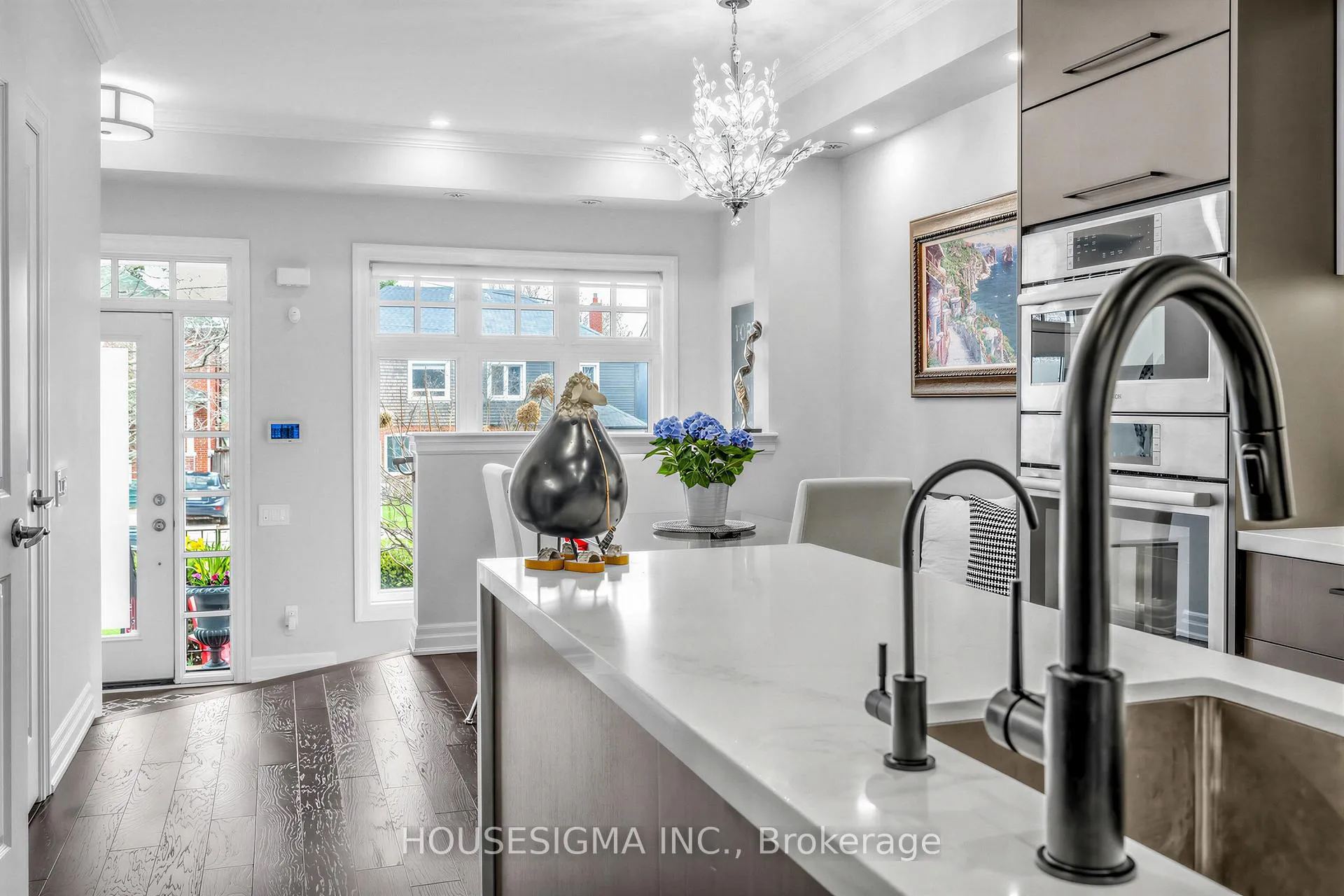 Photo 13 of 361 Roehampton Avenue, Toronto, Mount Pleasant East — HOMEH