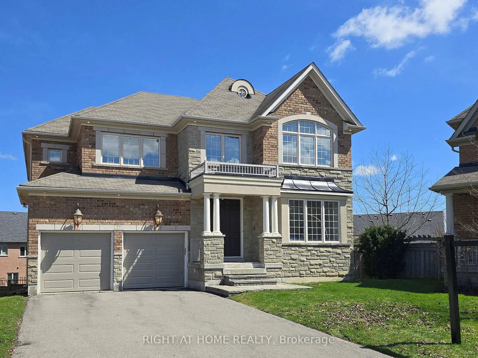 Photo 1 of 27 Heaney Court, Aurora, Bayview Northeast — HOMEH