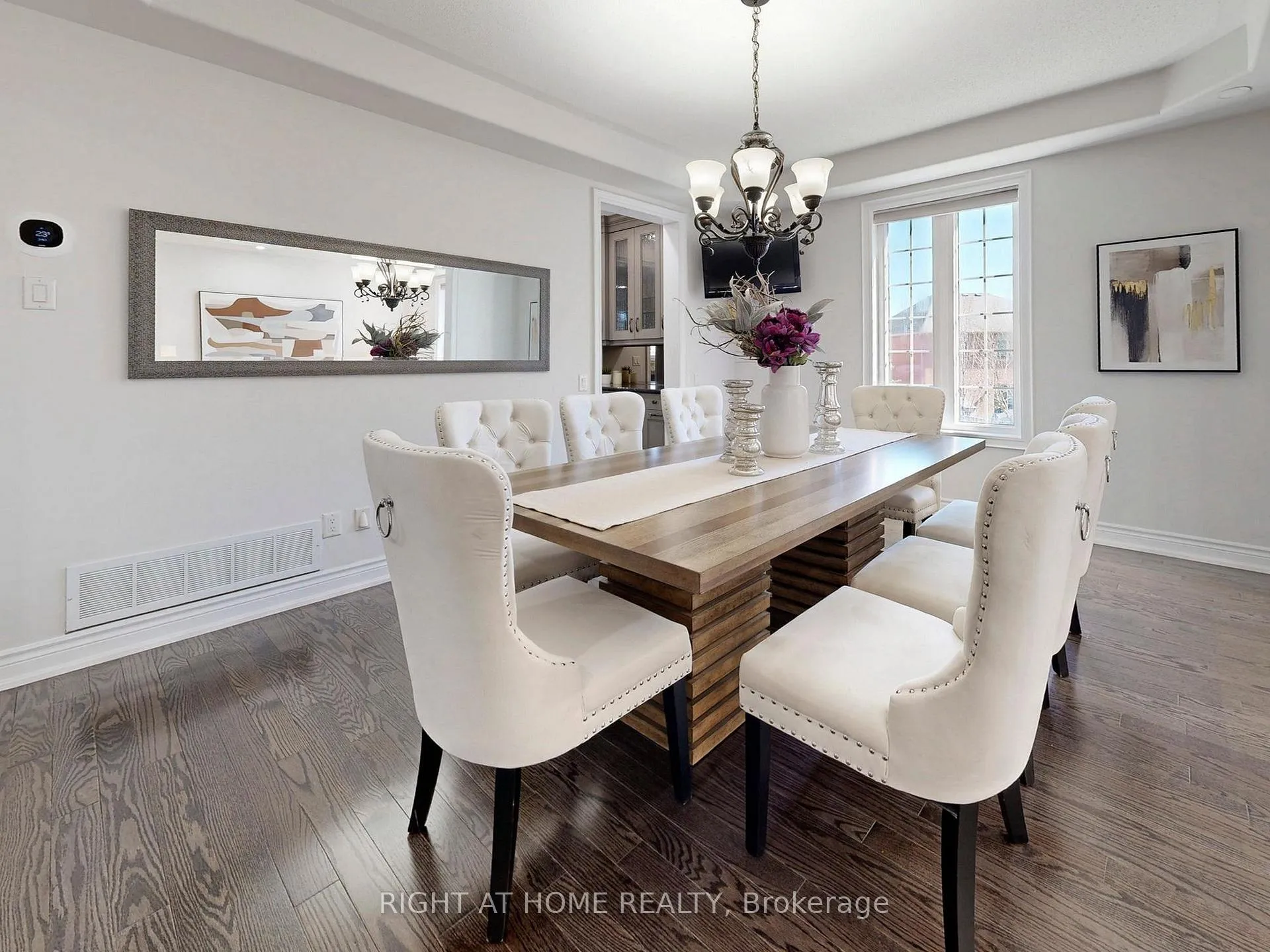 Photo 6 of 27 Heaney Court, Aurora, Bayview Northeast — HOMEH