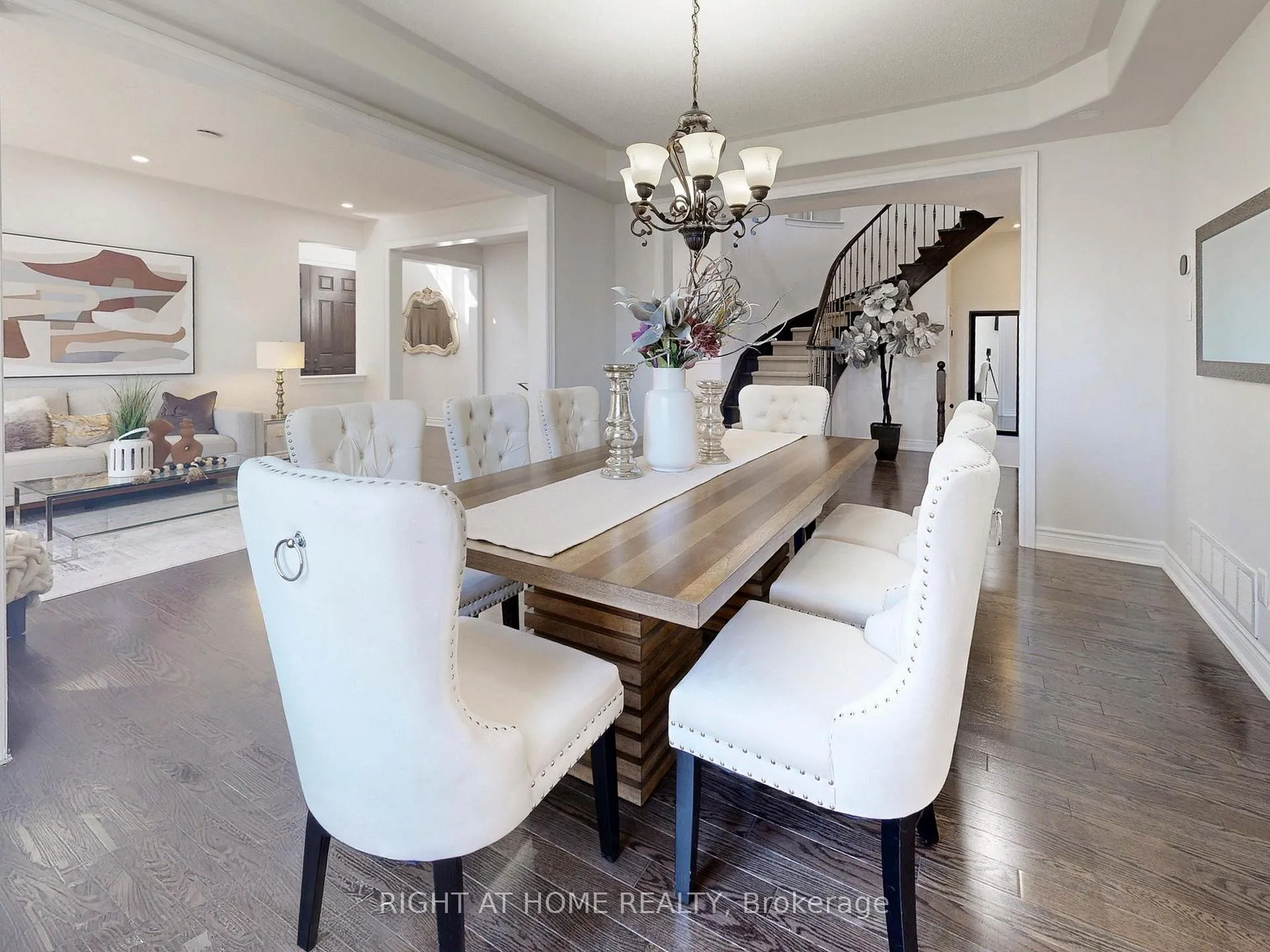Photo 9 of 27 Heaney Court, Aurora, Bayview Northeast — HOMEH