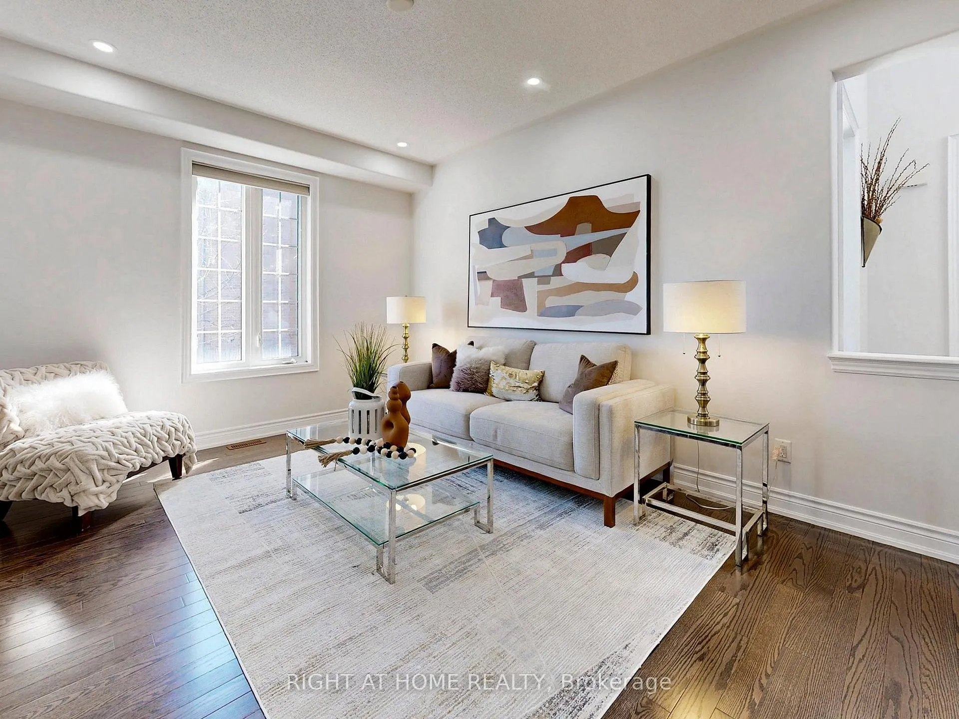 Photo 12 of 27 Heaney Court, Aurora, Bayview Northeast — HOMEH
