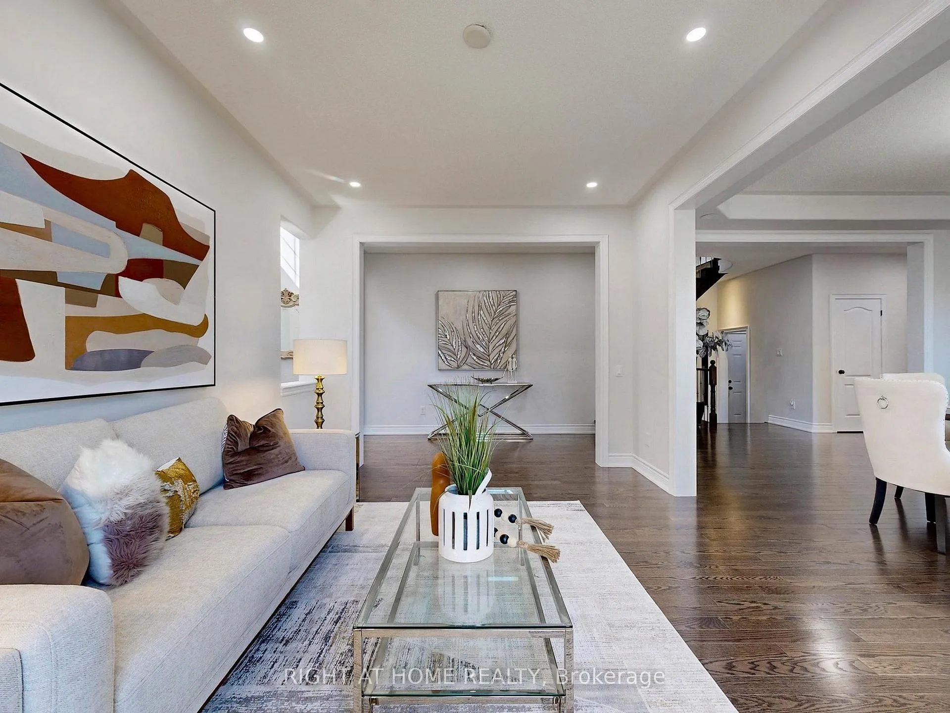 Photo 13 of 27 Heaney Court, Aurora, Bayview Northeast — HOMEH