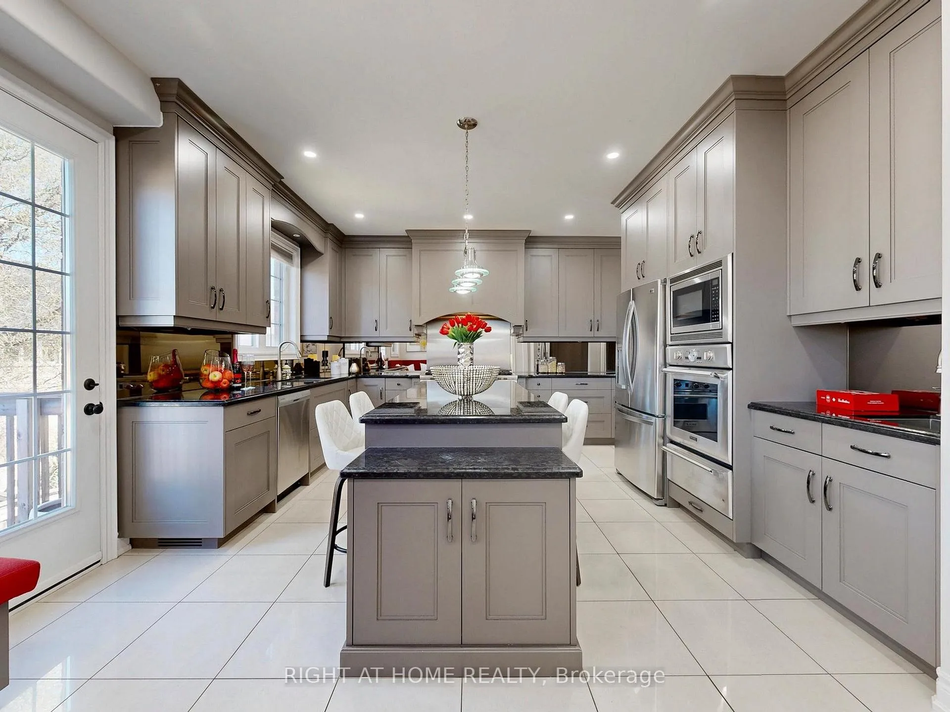 Photo 19 of 27 Heaney Court, Aurora, Bayview Northeast — HOMEH