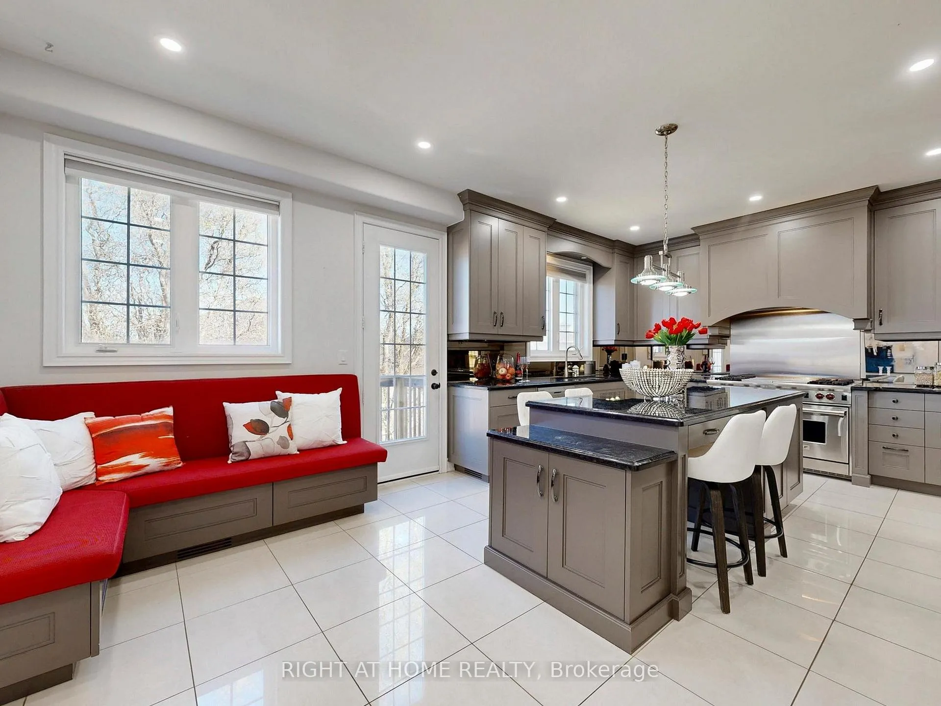 Photo 20 of 27 Heaney Court, Aurora, Bayview Northeast — HOMEH