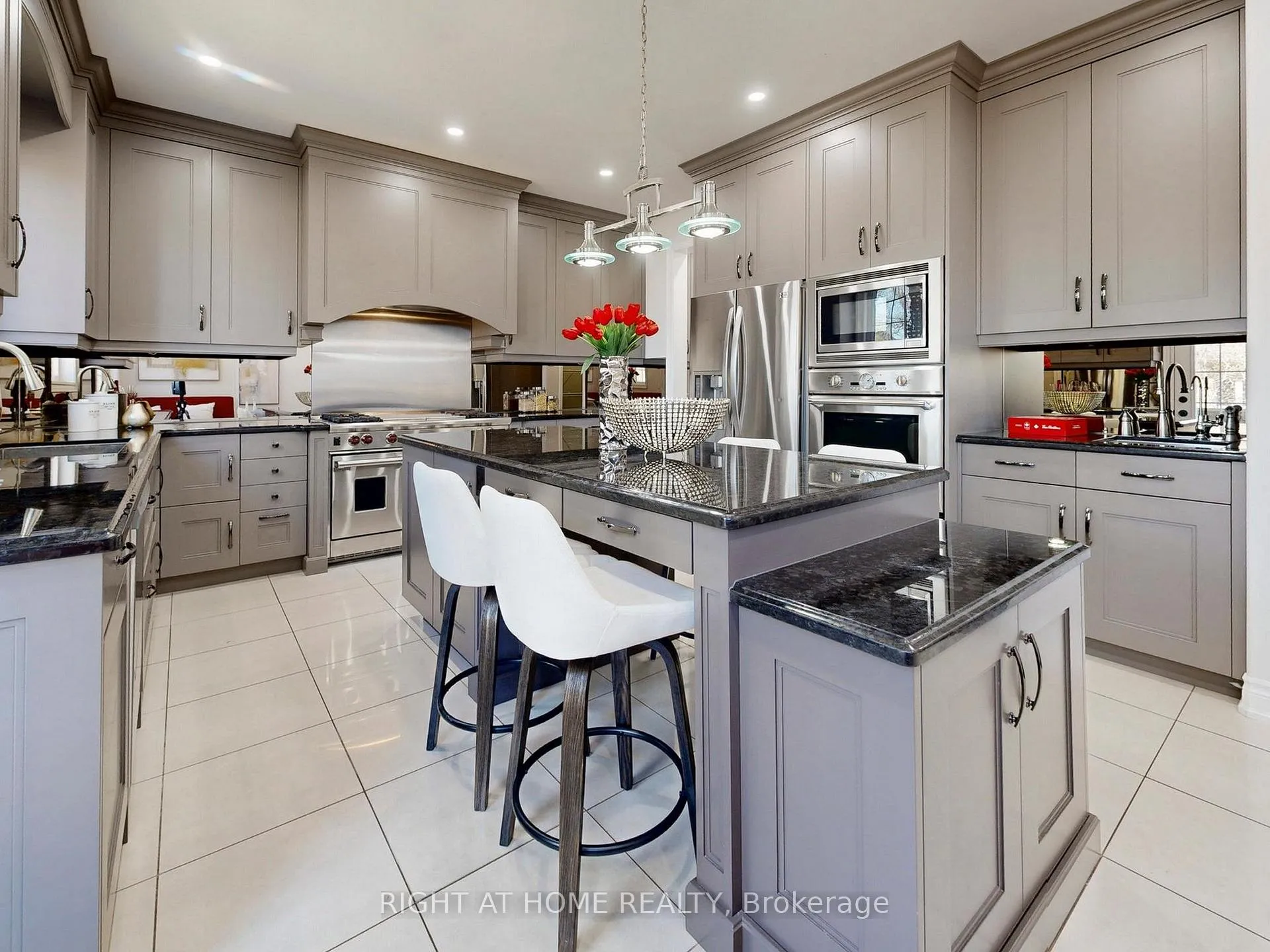 Photo 21 of 27 Heaney Court, Aurora, Bayview Northeast — HOMEH
