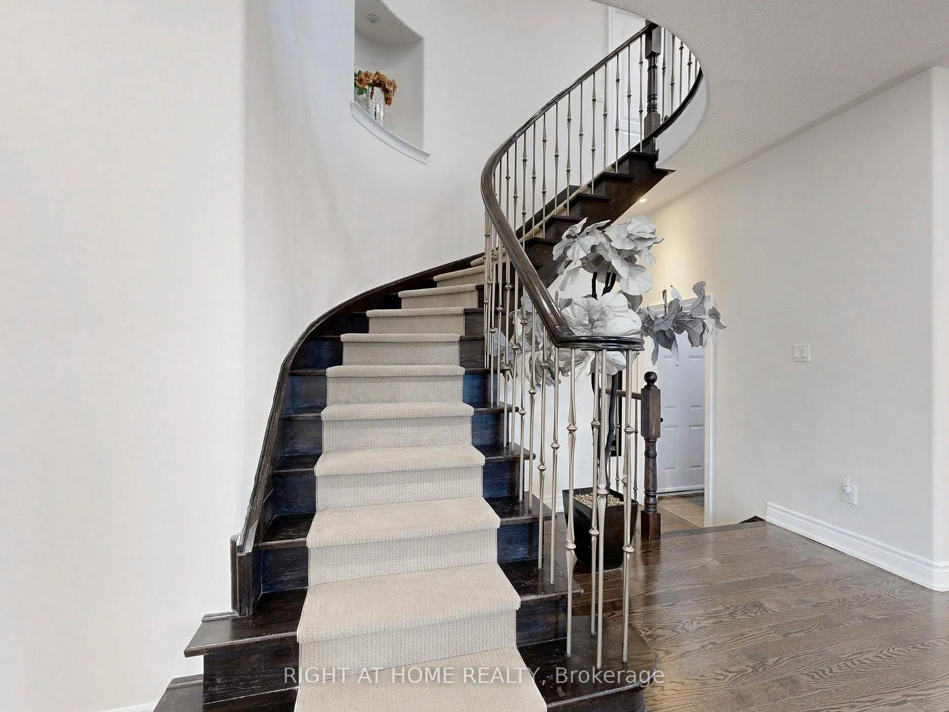 Photo 29 of 27 Heaney Court, Aurora, Bayview Northeast — HOMEH