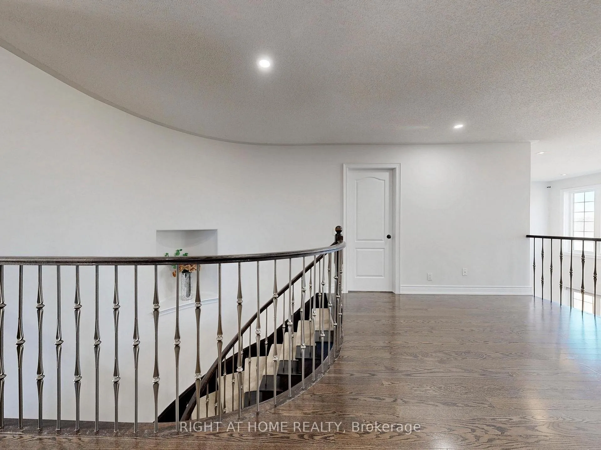 Photo 31 of 27 Heaney Court, Aurora, Bayview Northeast — HOMEH