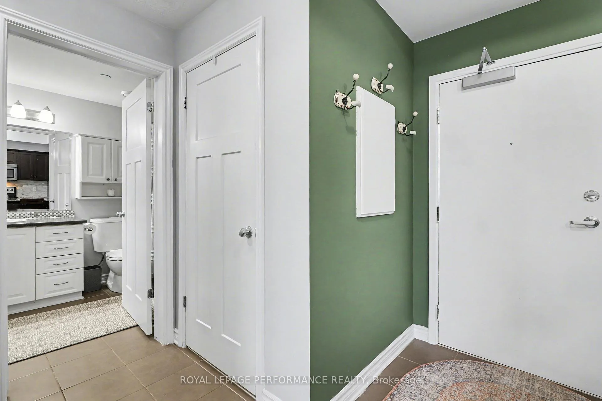 Photo 4 of Unit 403, 120 Montblanc Private, Ottawa, Convent Glen North — HOMEH
