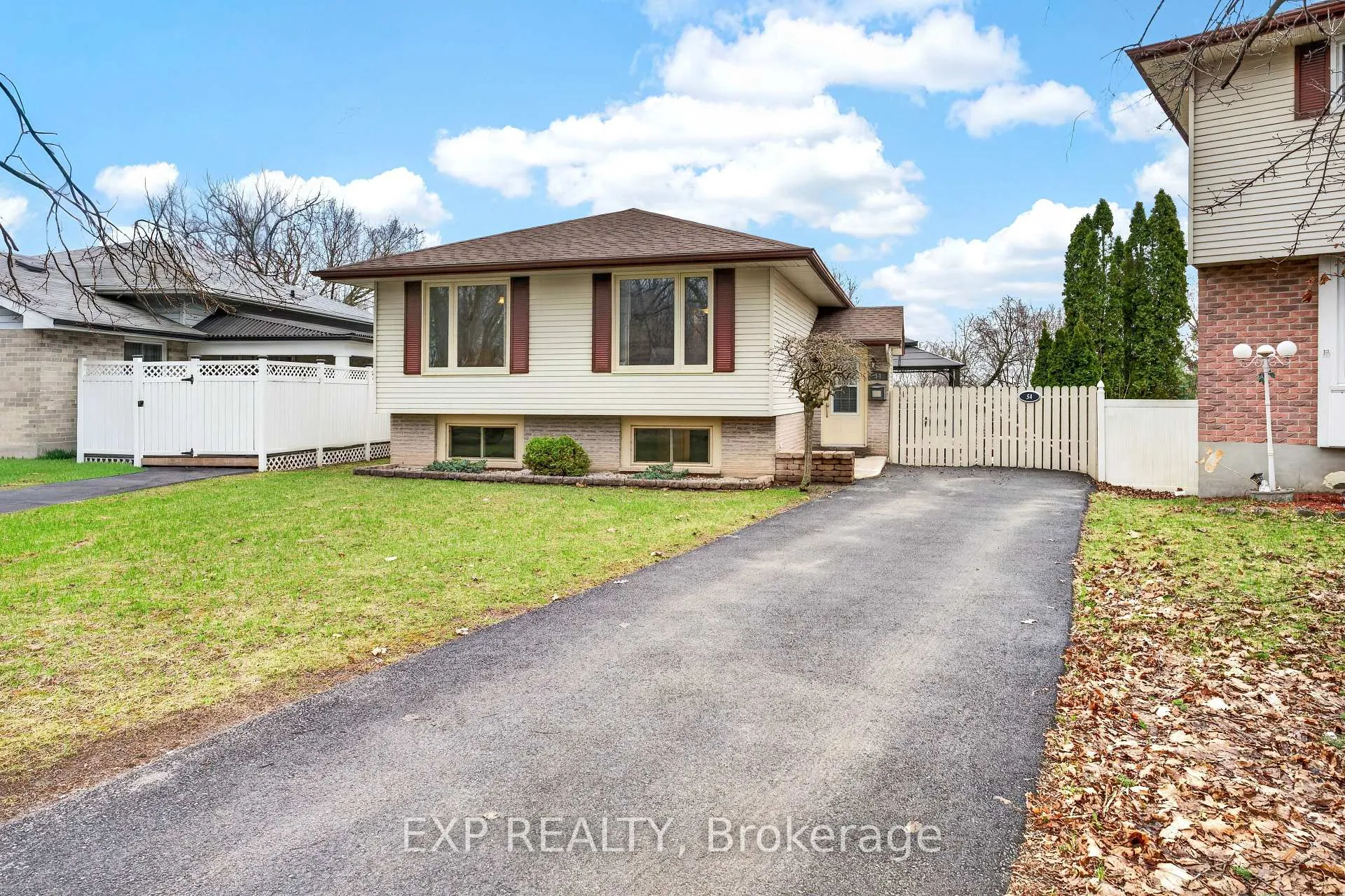 Photo 1 of 54 Dauphin Avenue, Kingston, Rideau — HOMEH