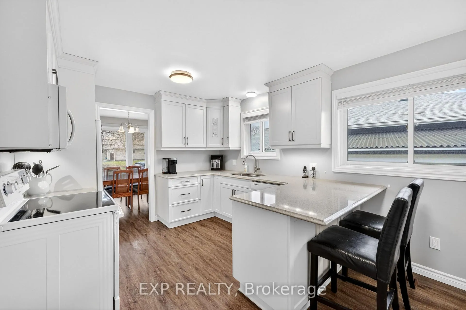 Photo 9 of 54 Dauphin Avenue, Kingston, Rideau — HOMEH