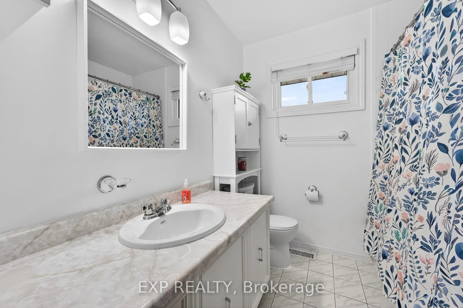 Photo 13 of 54 Dauphin Avenue, Kingston, Rideau — HOMEH