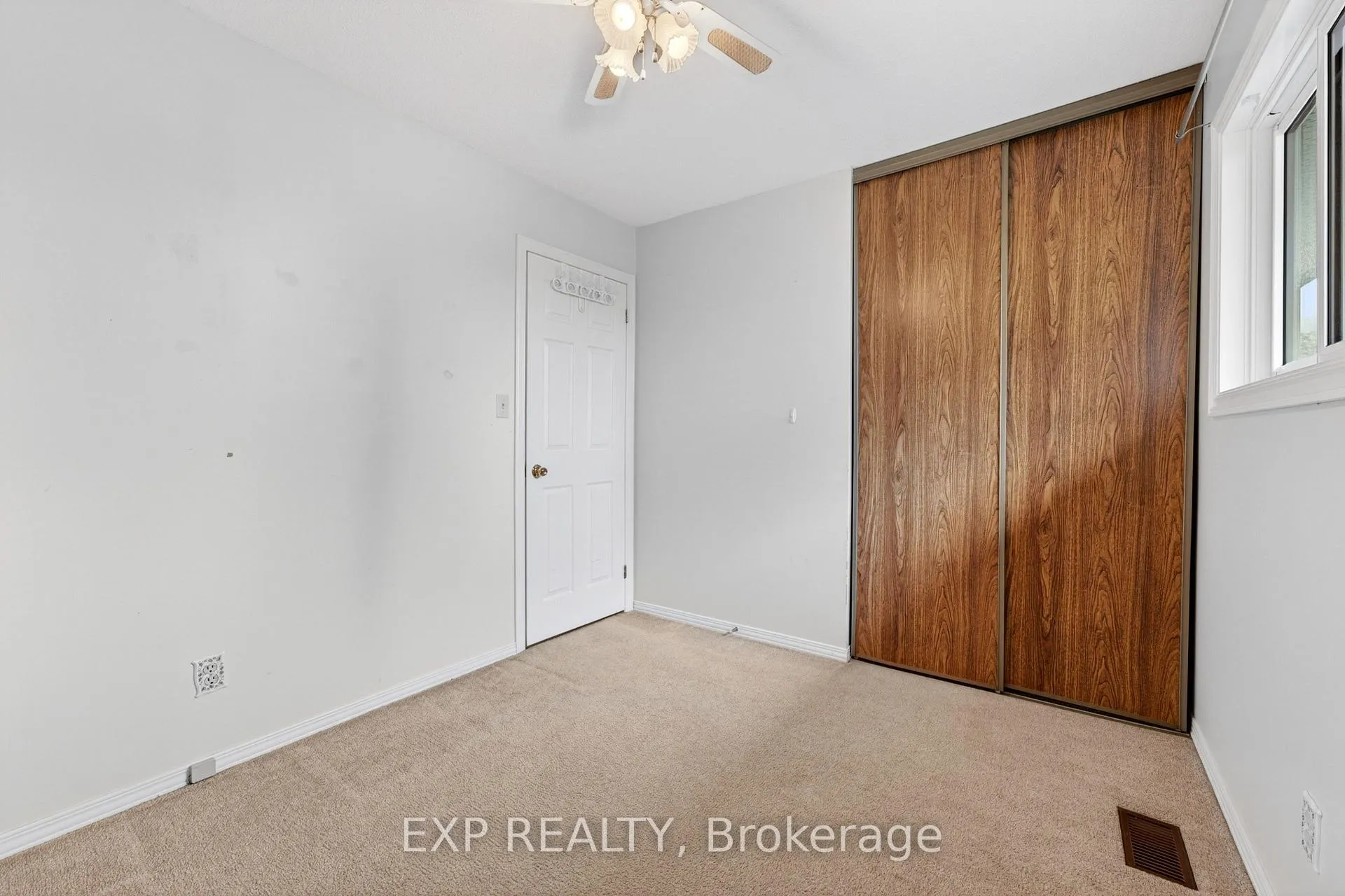 Photo 14 of 54 Dauphin Avenue, Kingston, Rideau — HOMEH