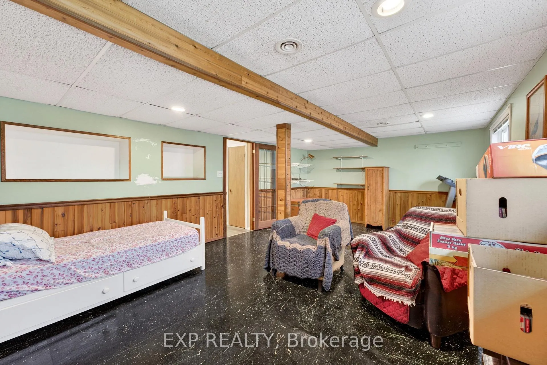 Photo 19 of 54 Dauphin Avenue, Kingston, Rideau — HOMEH