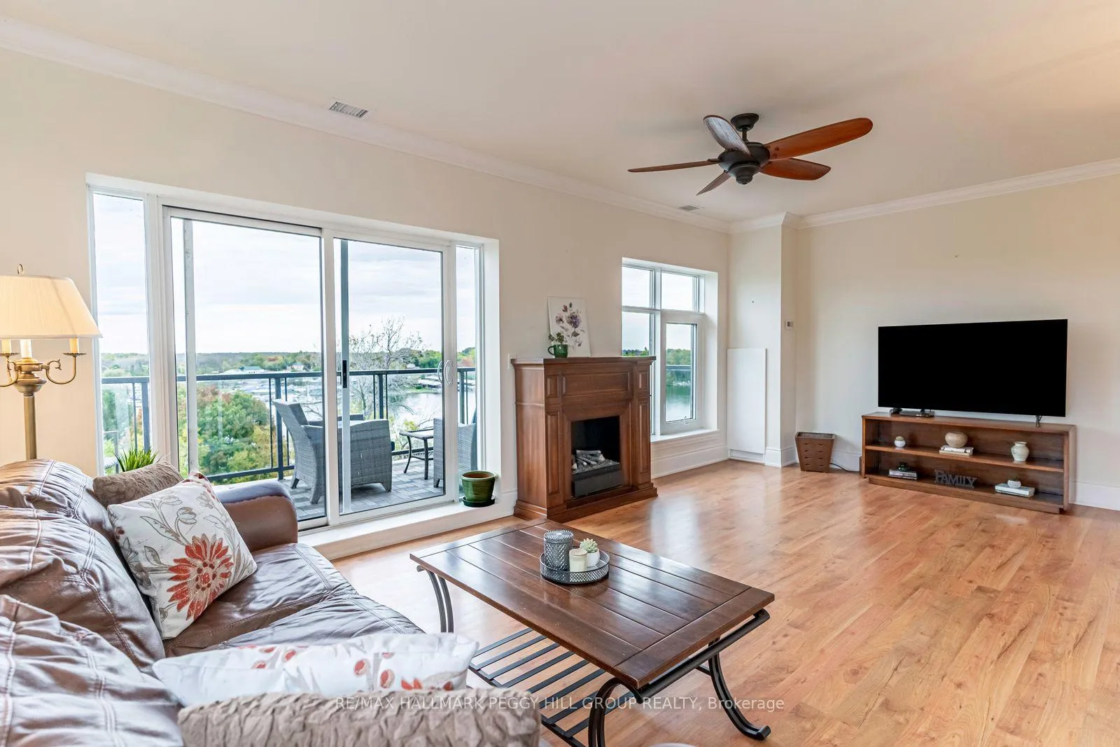 Photo 4 of Unit 604, 80 Orchard Point Road, Orillia — HOMEH