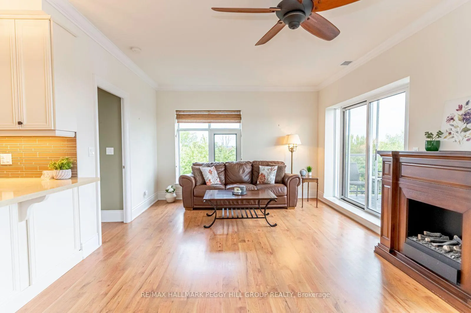 Photo 5 of Unit 604, 80 Orchard Point Road, Orillia — HOMEH