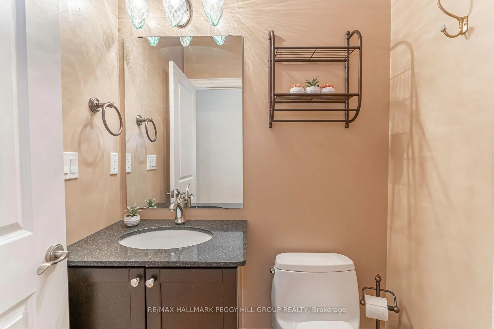 Photo 11 of Unit 604, 80 Orchard Point Road, Orillia — HOMEH