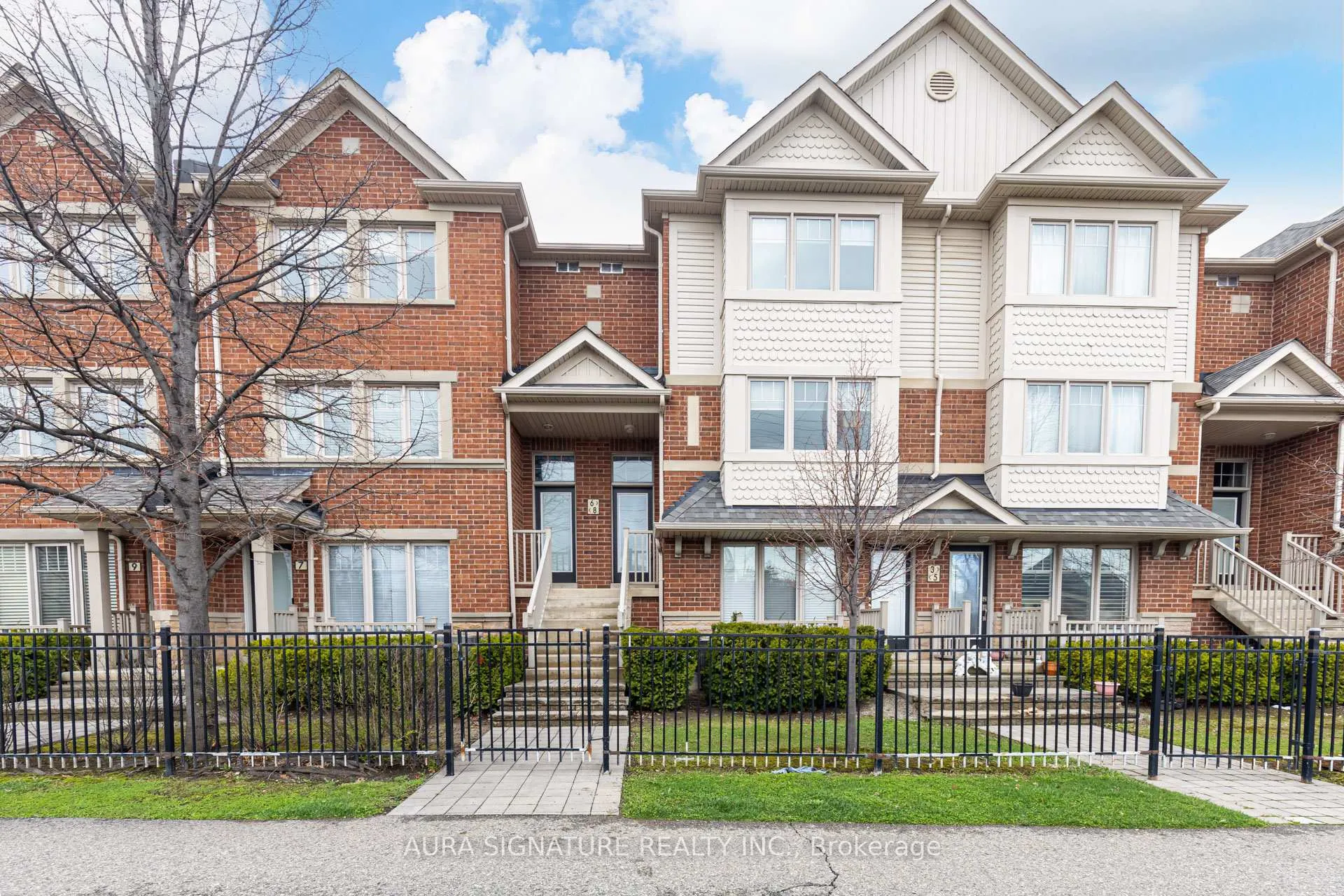 Front of Unit 6, 3335 Thomas Street E