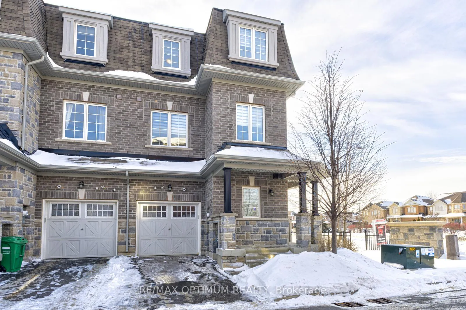 Photo 2 of 2 Pomarine Way, Brampton, Credit Valley — HOMEH