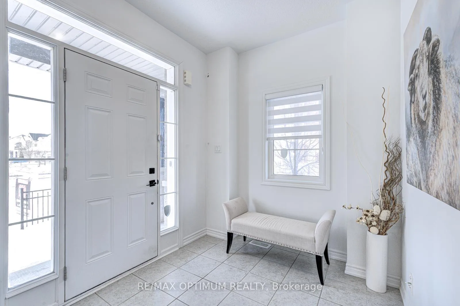 Photo 4 of 2 Pomarine Way, Brampton, Credit Valley — HOMEH