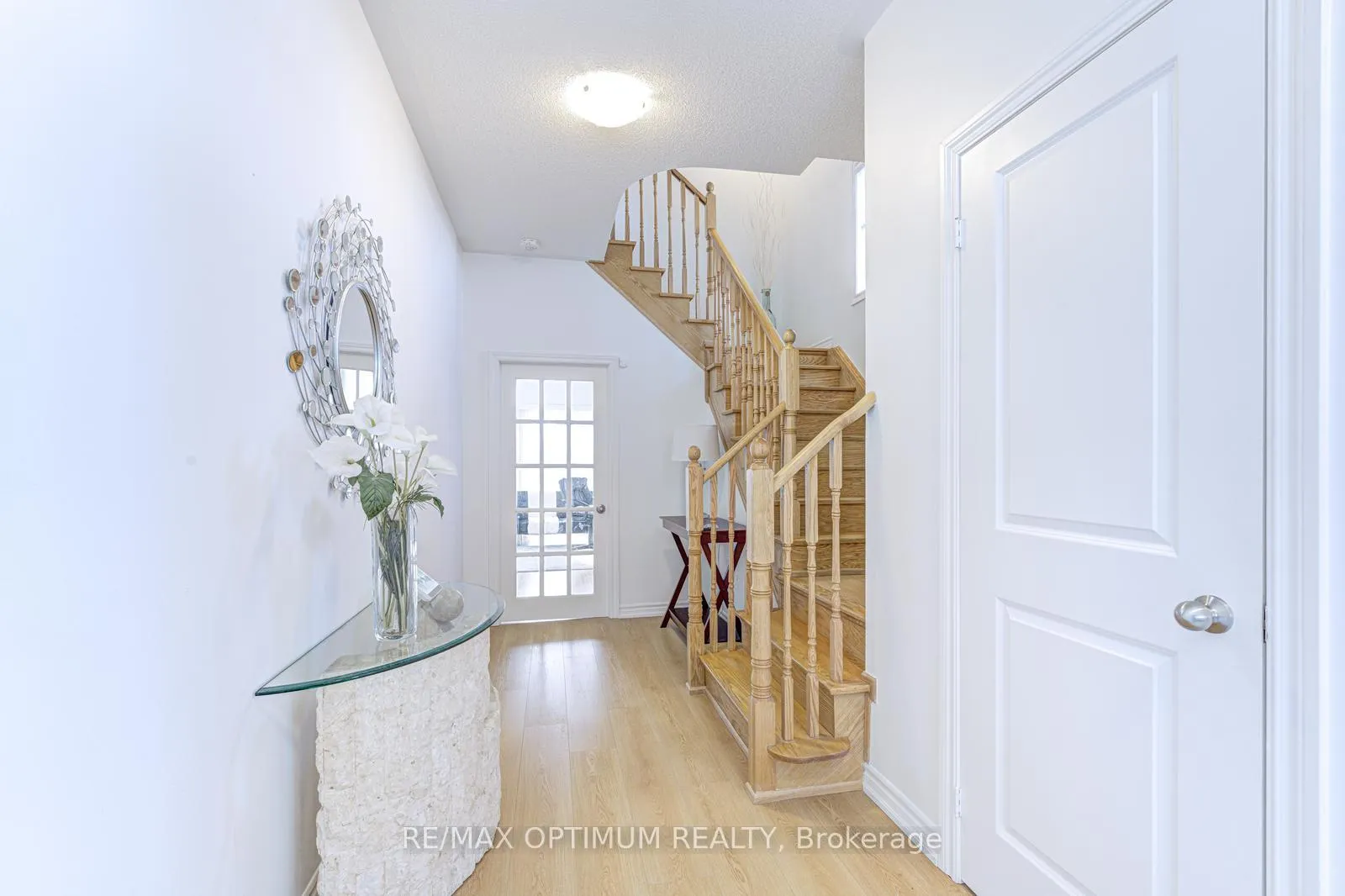 Photo 6 of 2 Pomarine Way, Brampton, Credit Valley — HOMEH