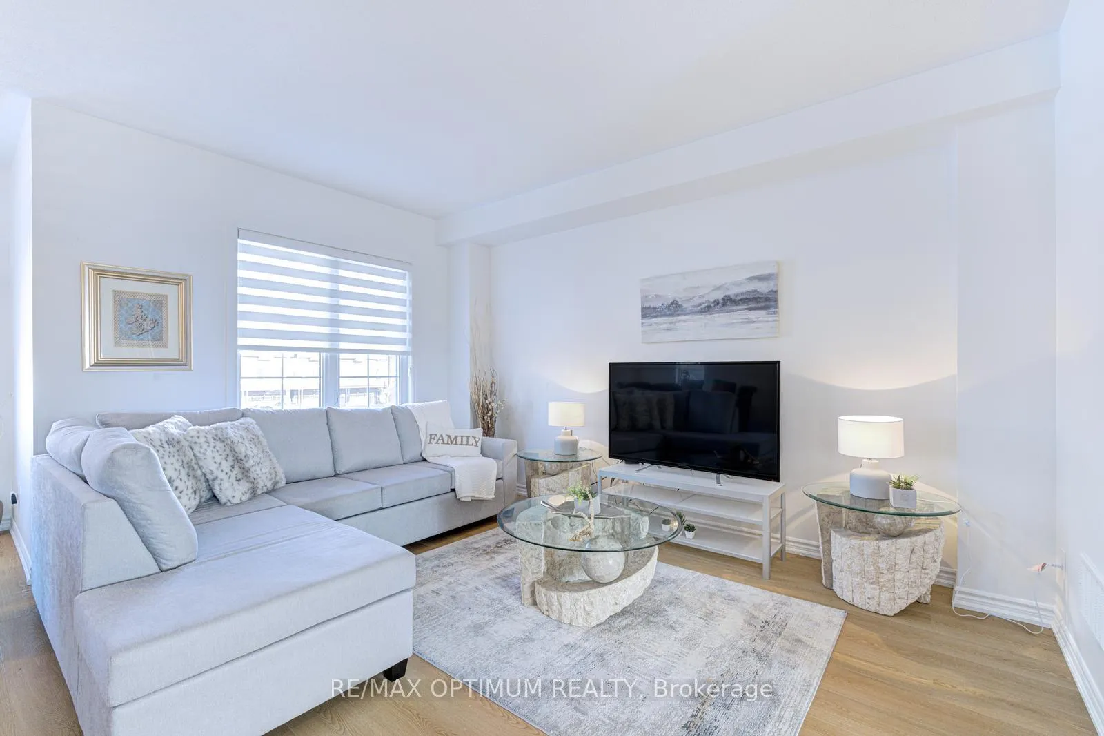 Photo 8 of 2 Pomarine Way, Brampton, Credit Valley — HOMEH