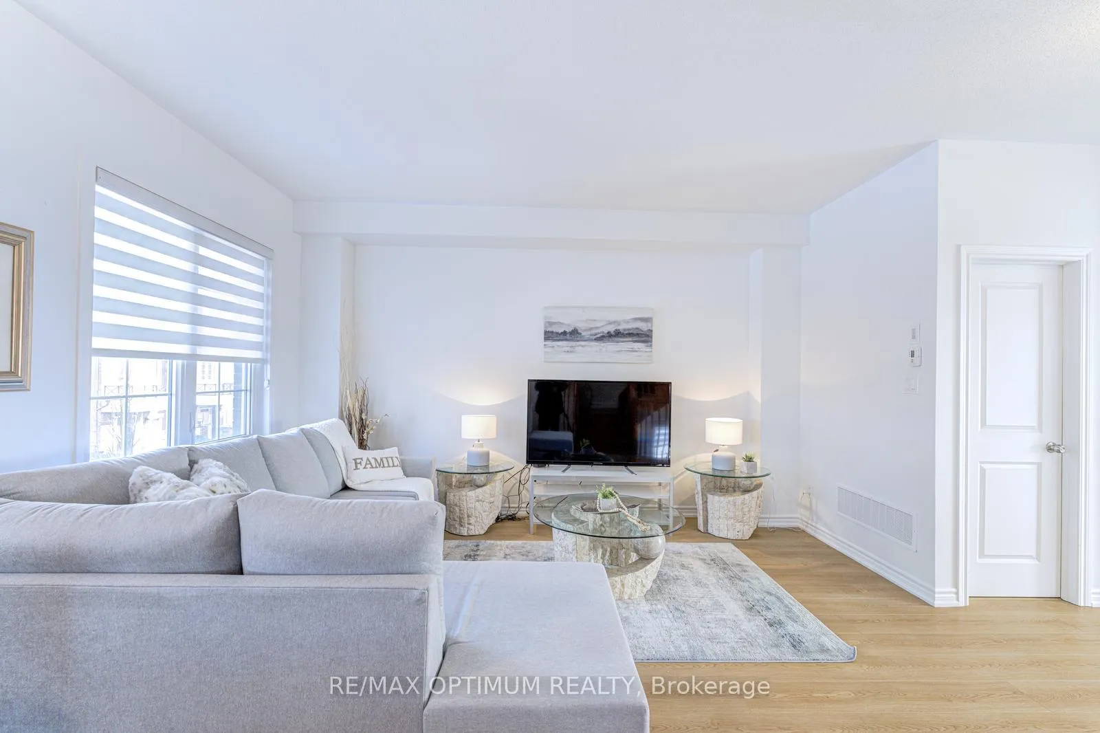 Photo 9 of 2 Pomarine Way, Brampton, Credit Valley — HOMEH