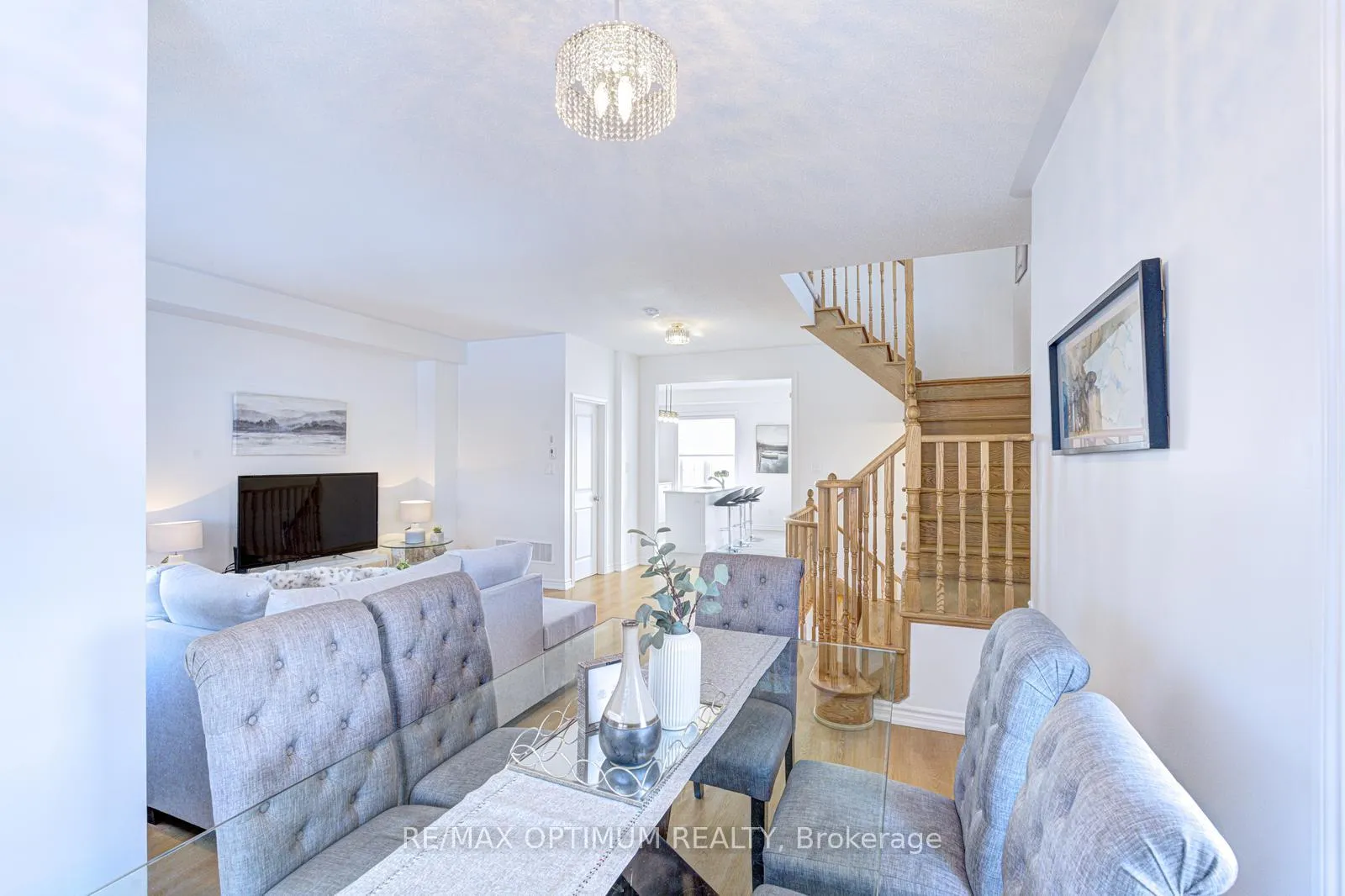 Photo 13 of 2 Pomarine Way, Brampton, Credit Valley — HOMEH