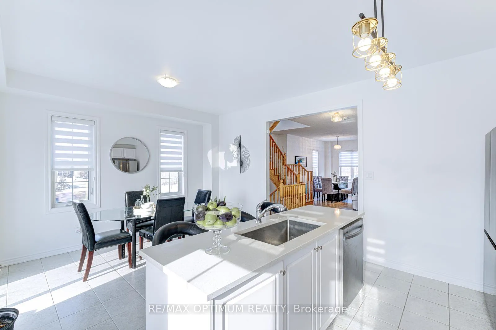 Photo 17 of 2 Pomarine Way, Brampton, Credit Valley — HOMEH