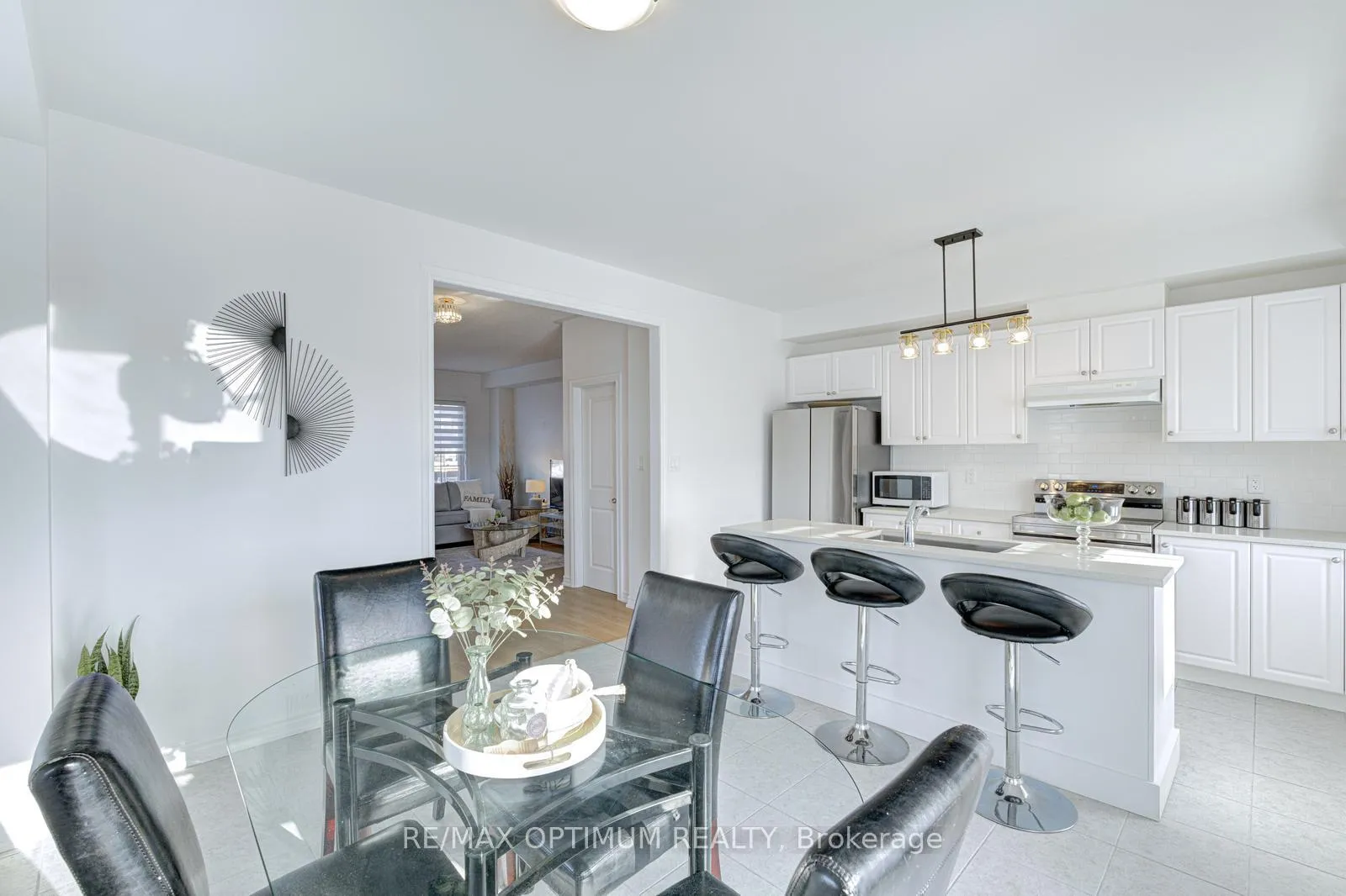 Photo 19 of 2 Pomarine Way, Brampton, Credit Valley — HOMEH