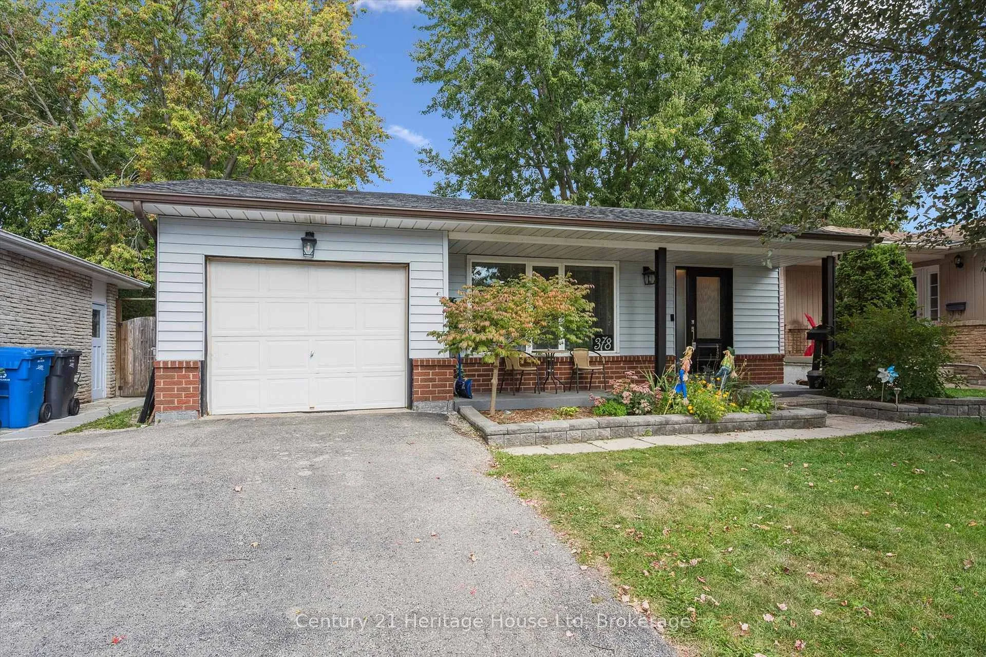 Photo 2 of 378 West Acres Drive, Guelph, Willow West/Sugarbush/West Acres — HOMEH