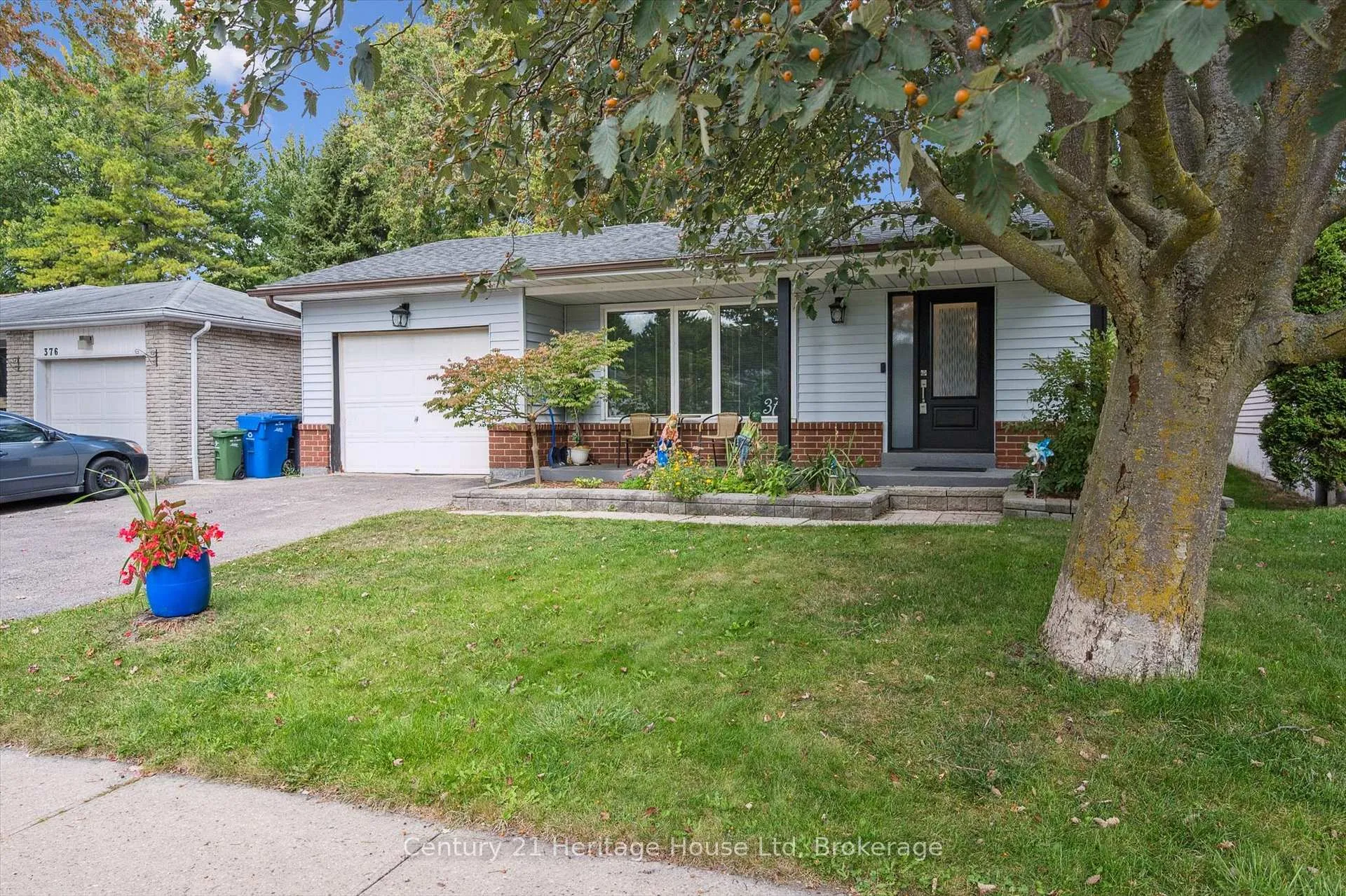 Photo 3 of 378 West Acres Drive, Guelph, Willow West/Sugarbush/West Acres — HOMEH