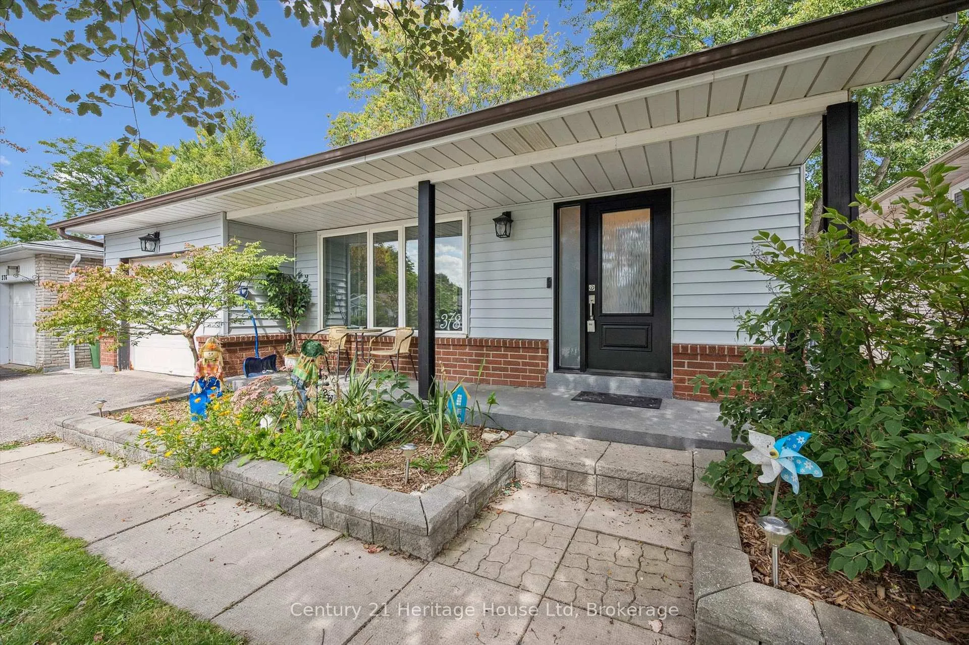 Photo 4 of 378 West Acres Drive, Guelph, Willow West/Sugarbush/West Acres — HOMEH